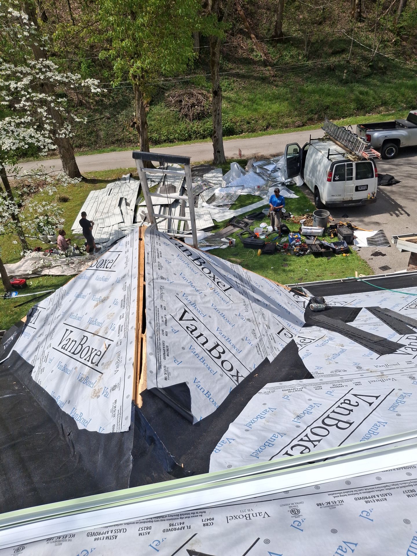 Residential Roofing Installation using GAF Timberline HDZ Charcoal by Rainstoppers Roofing