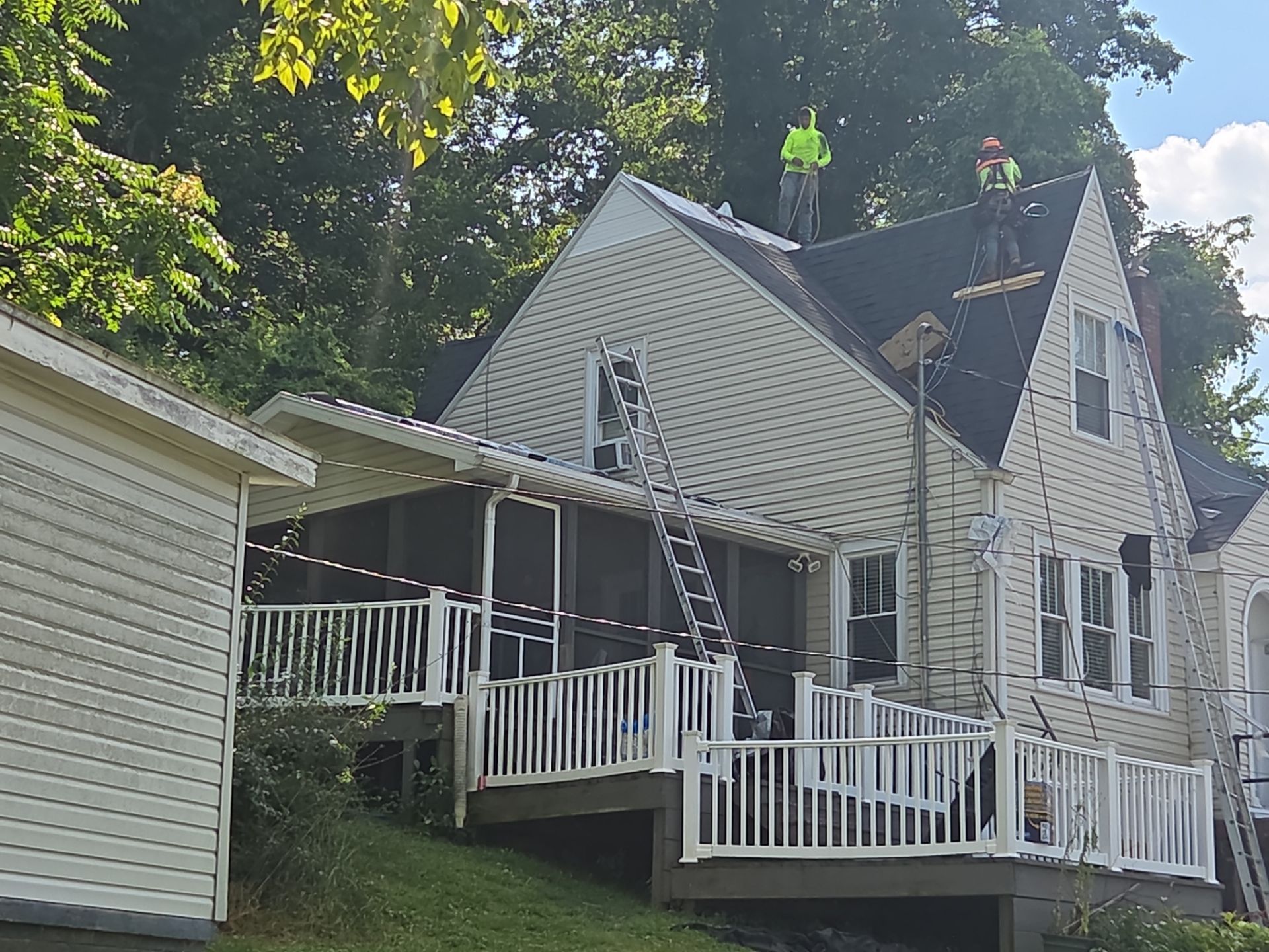 Charleston WV IKO Dynasty Roof Replacement – Premium Asphalt Shingles & Expert Installation by Mr. Roofer
