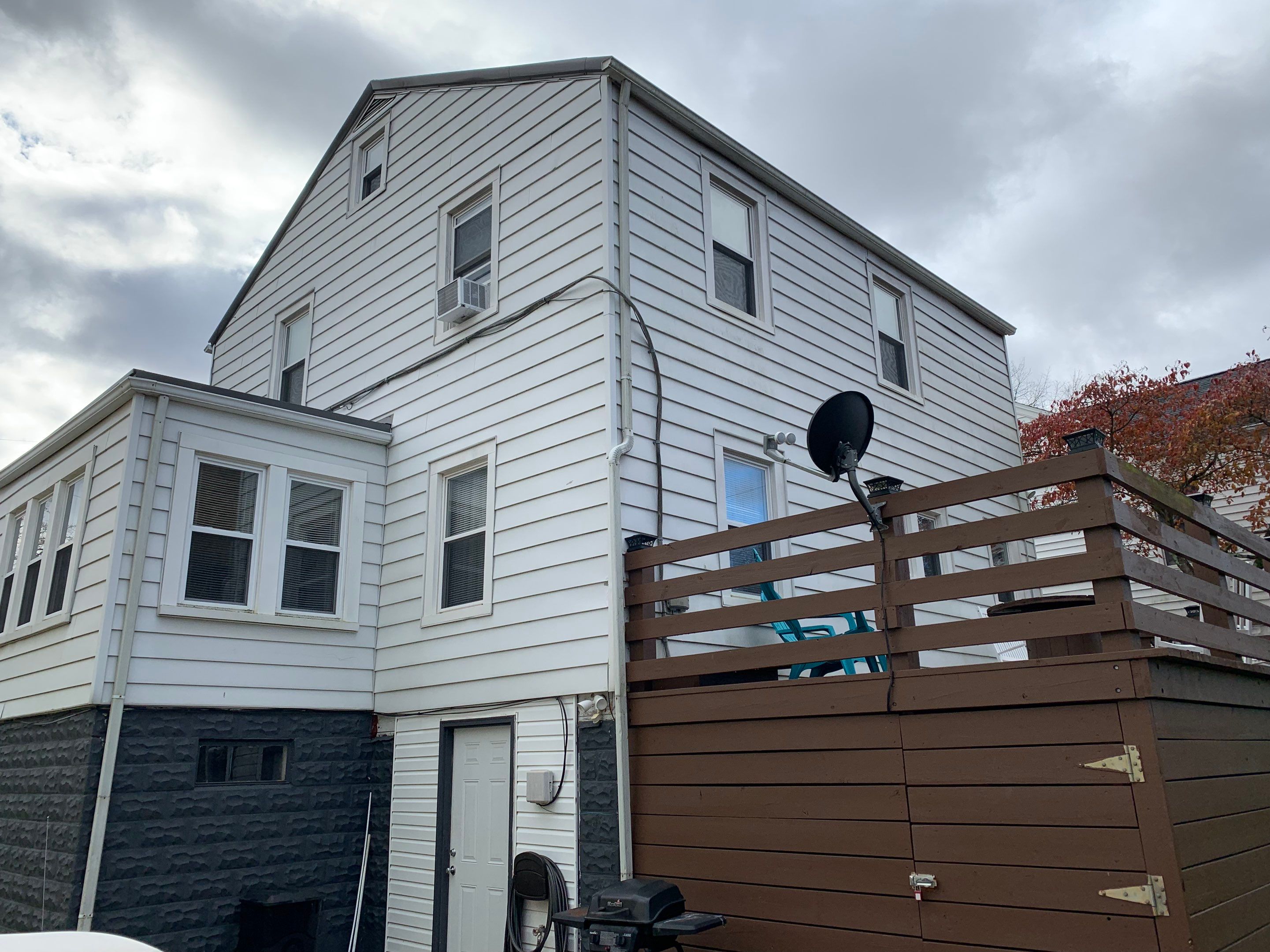 Siding Installation using Exterior Portfolio Portsmouth Vinyl Cedar Shakes by Secure Construction Company Inc