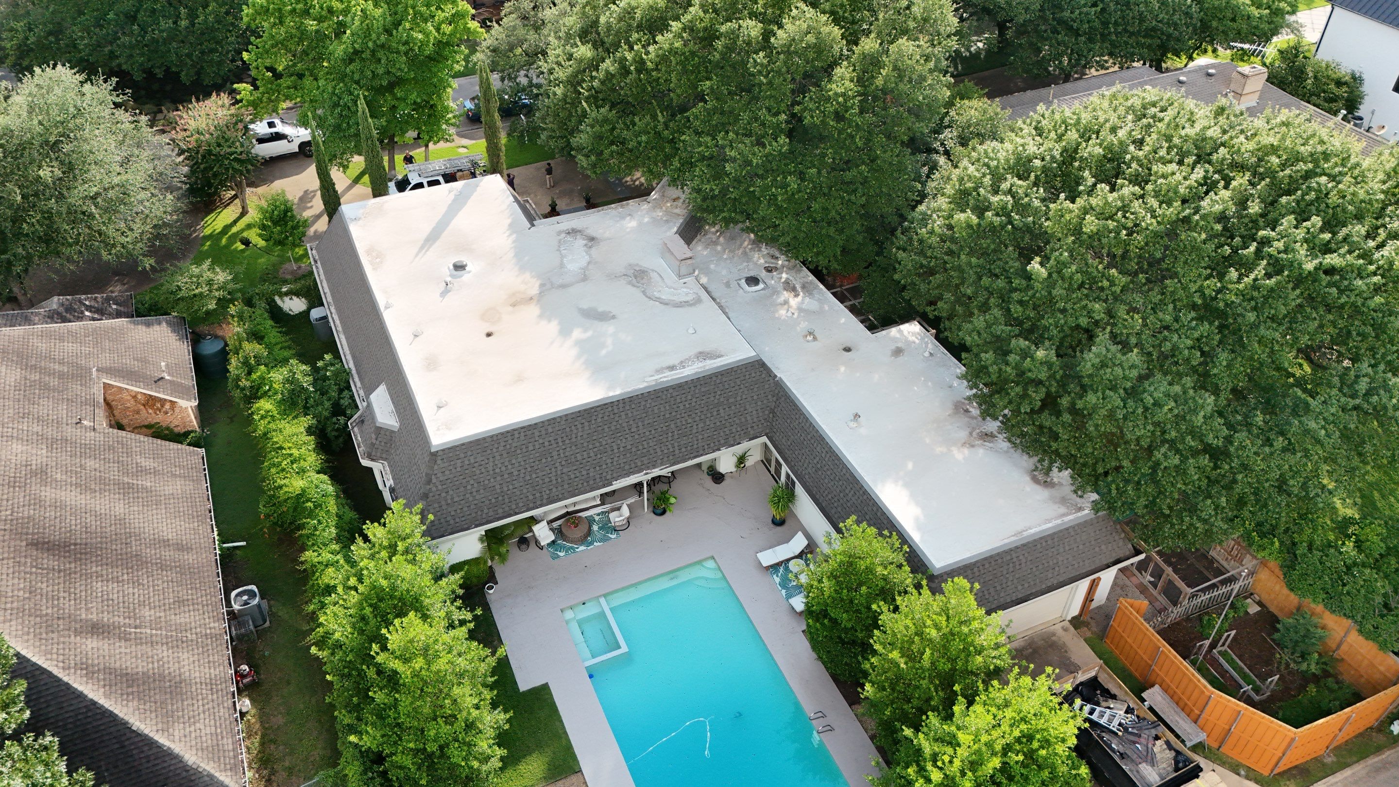 Project in Dallas by Armor Roofing | Exteriors