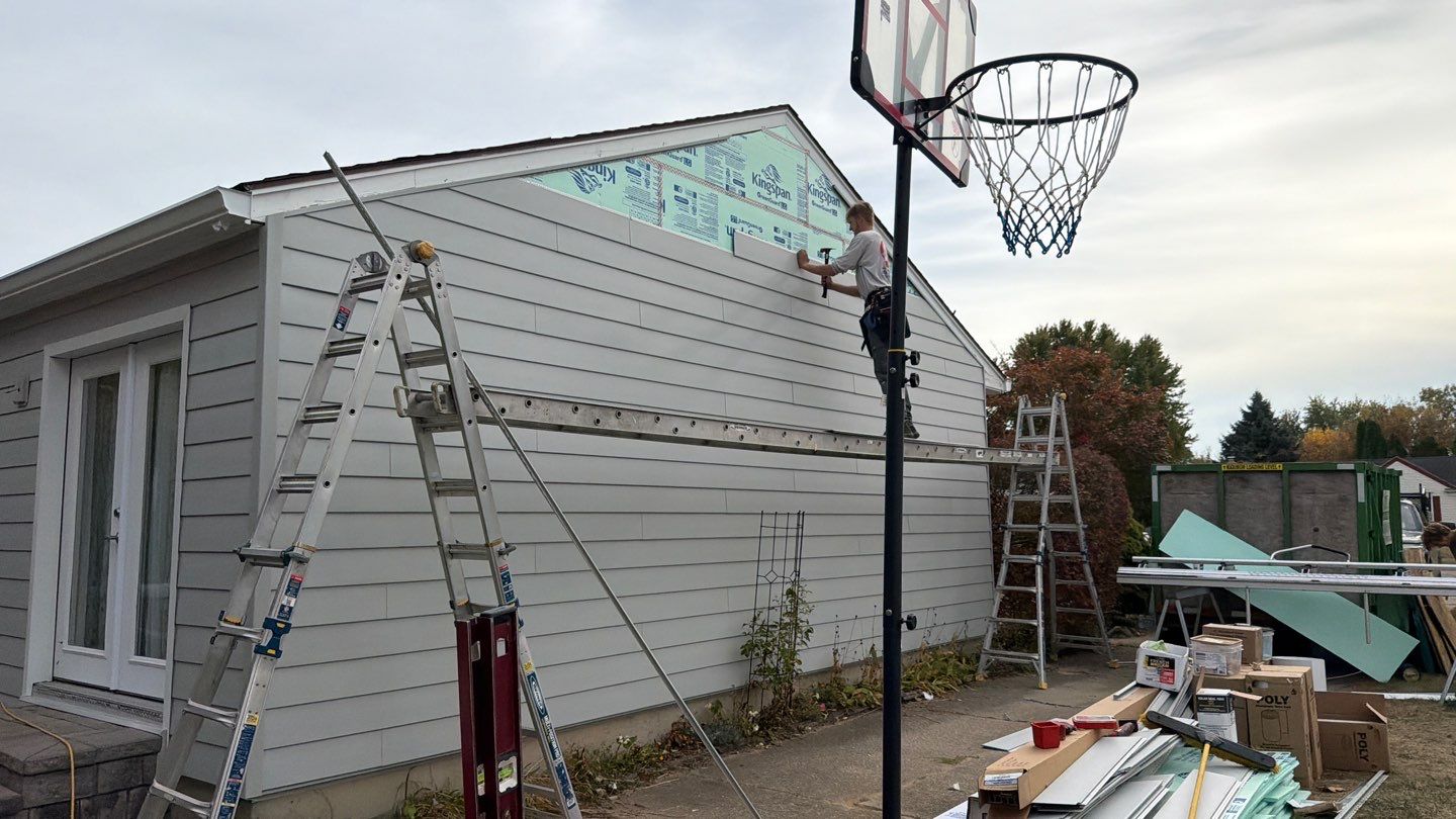 Siding Replacement using Alside S7 Cedar Mill Grain Cape Cod Grey by 180 Contractors