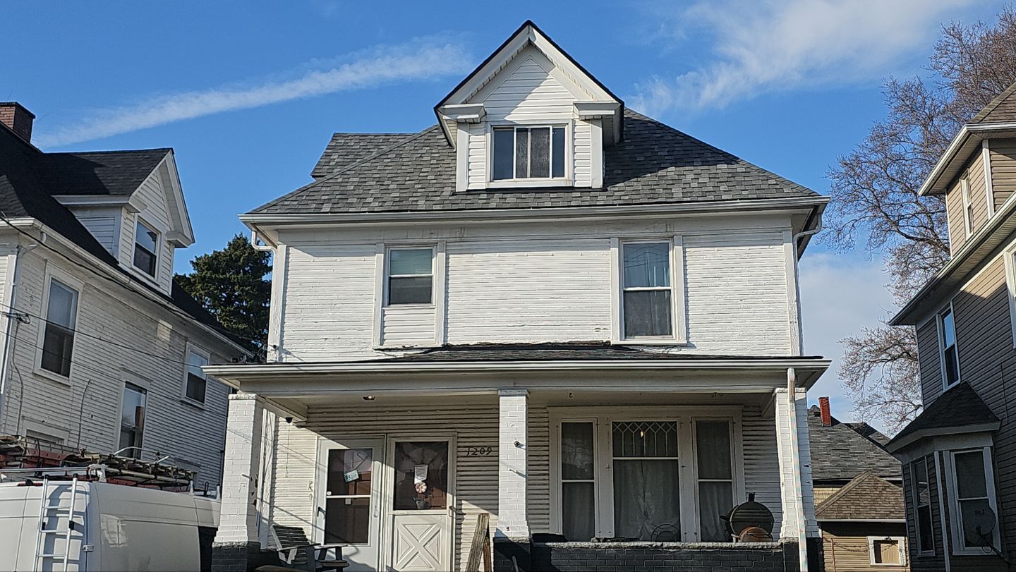 Atlas Pinnacle, Color, Coastal Granite, Drip Edge, Color, Black by Eagle Eye Roofing