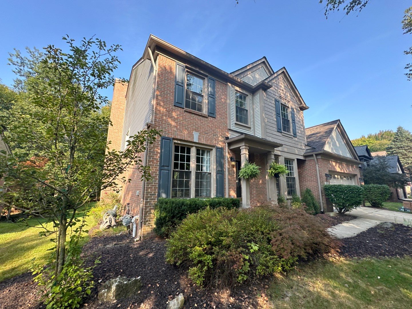 Siding Replacement using Alside Charter Oak D4.5" by 180 Contractors