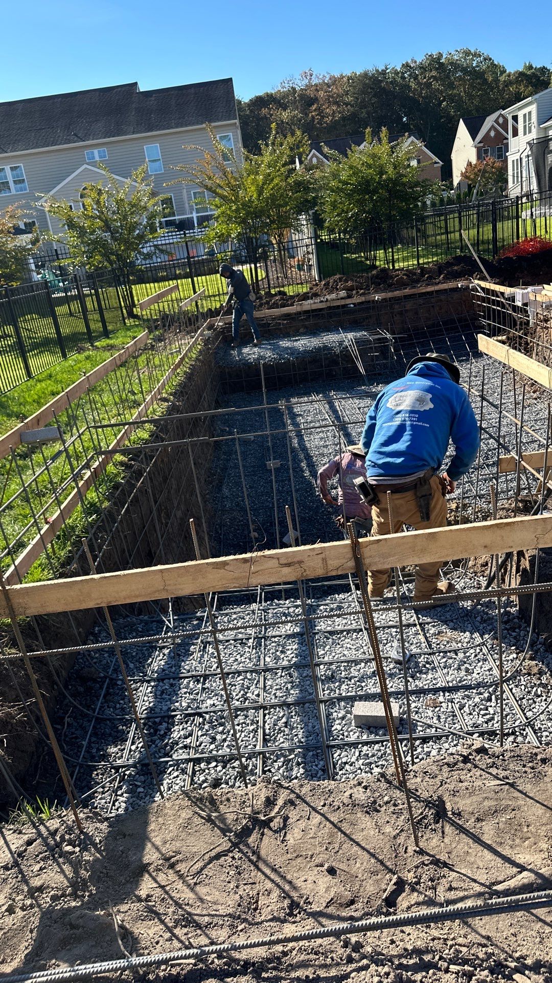 Gunite Pool w/ Spa and Water Features by Elysium Pools