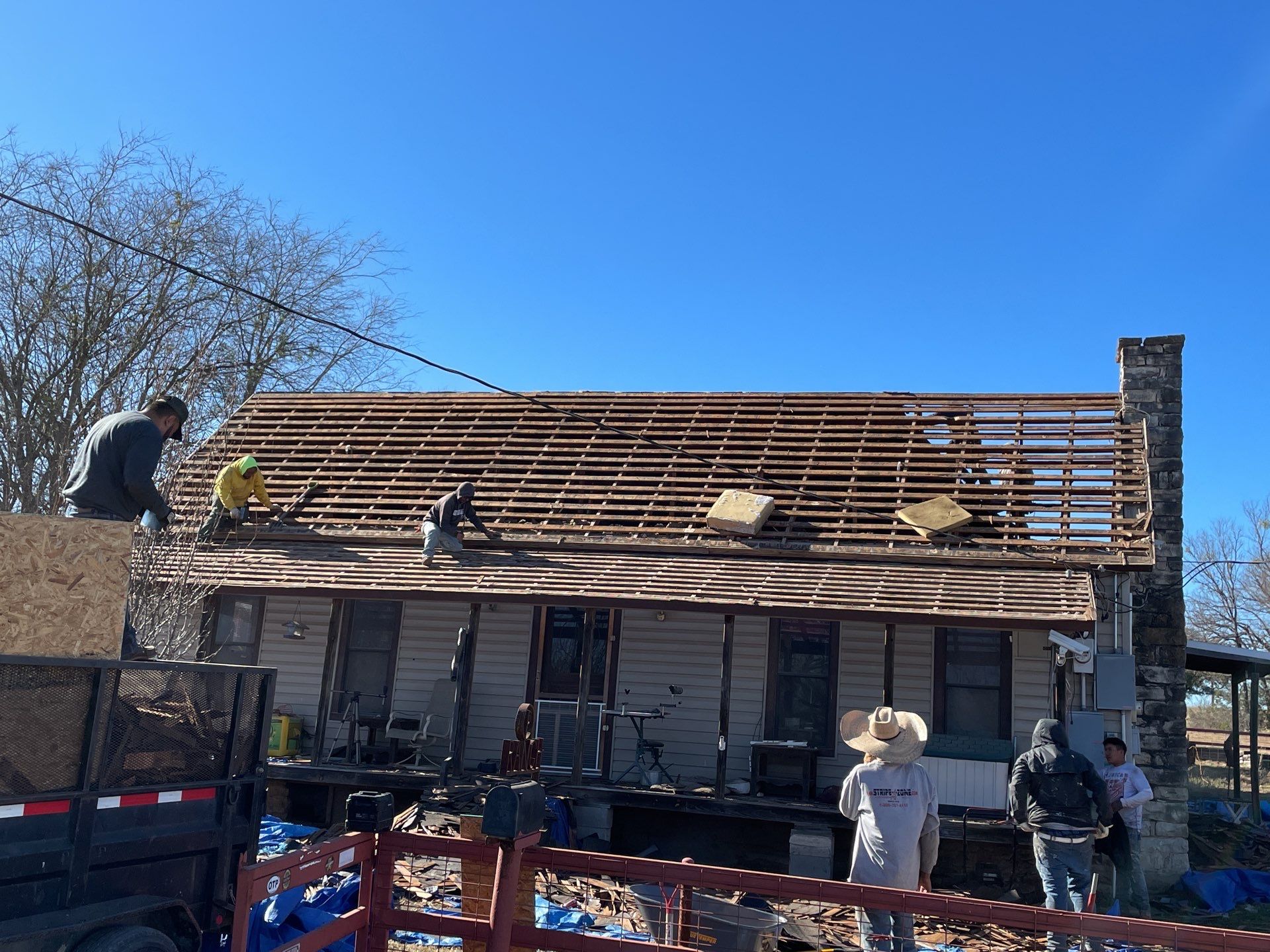 Residential Roofing Installation using ATLAS Pinnacle Pristine Shingles by Harvey Roofing & Construction