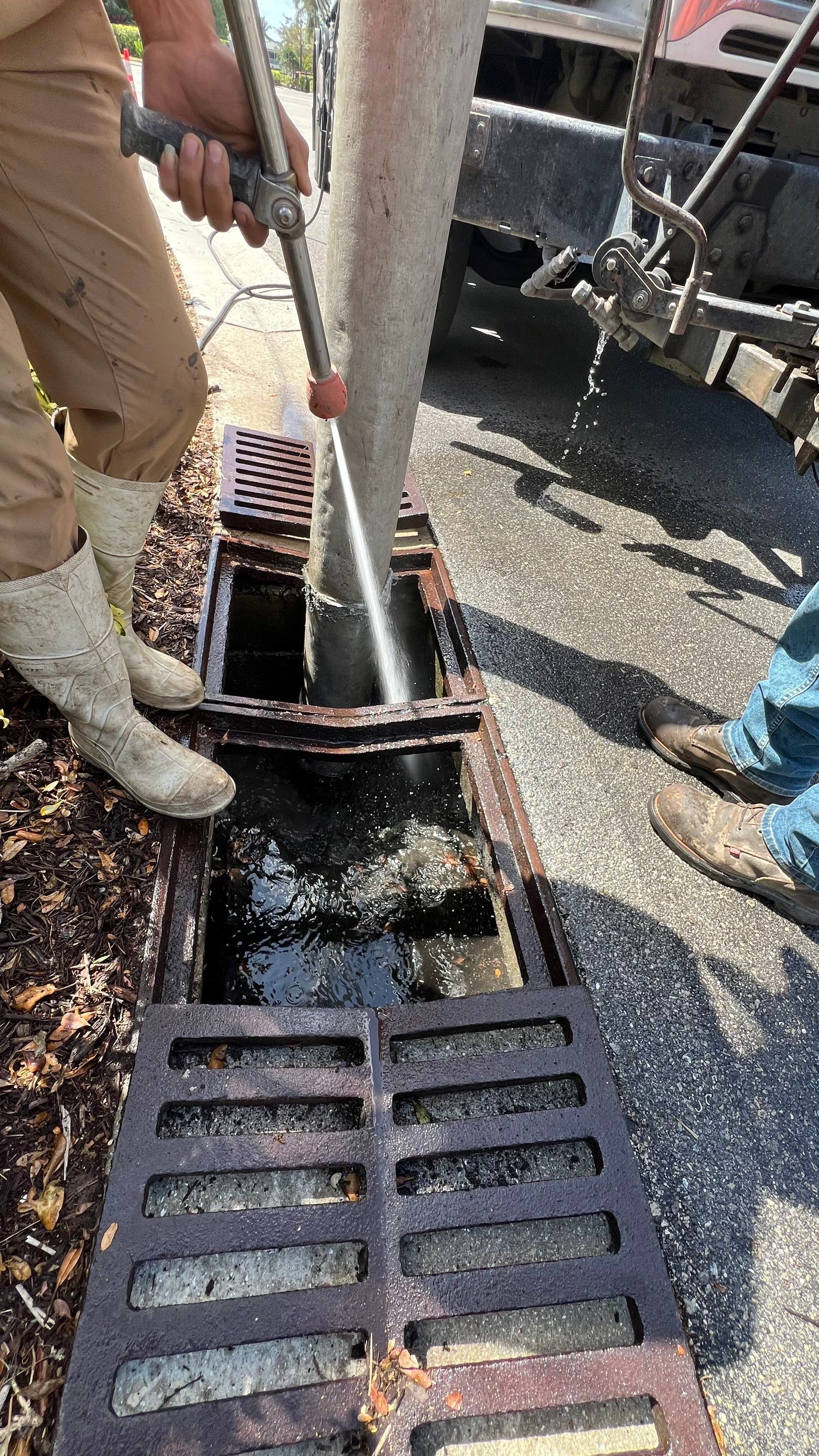 Estero Community Stormwater System Maintenance by APS Power & Water
