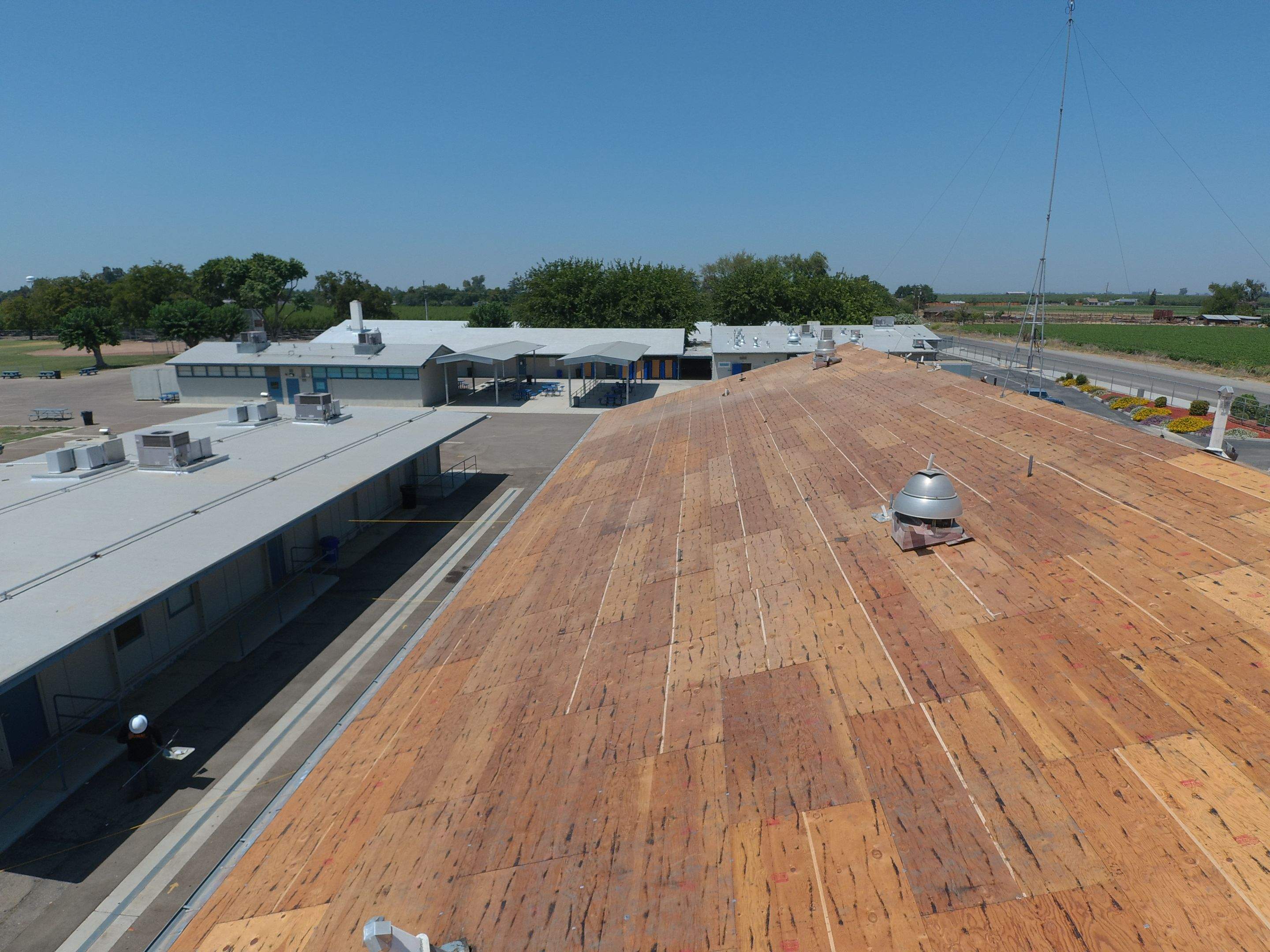 Certainteed Landmark Solaris shingle job using Certainteed Landmark Solaris composition shingles by Straight Edge Roofing Inc