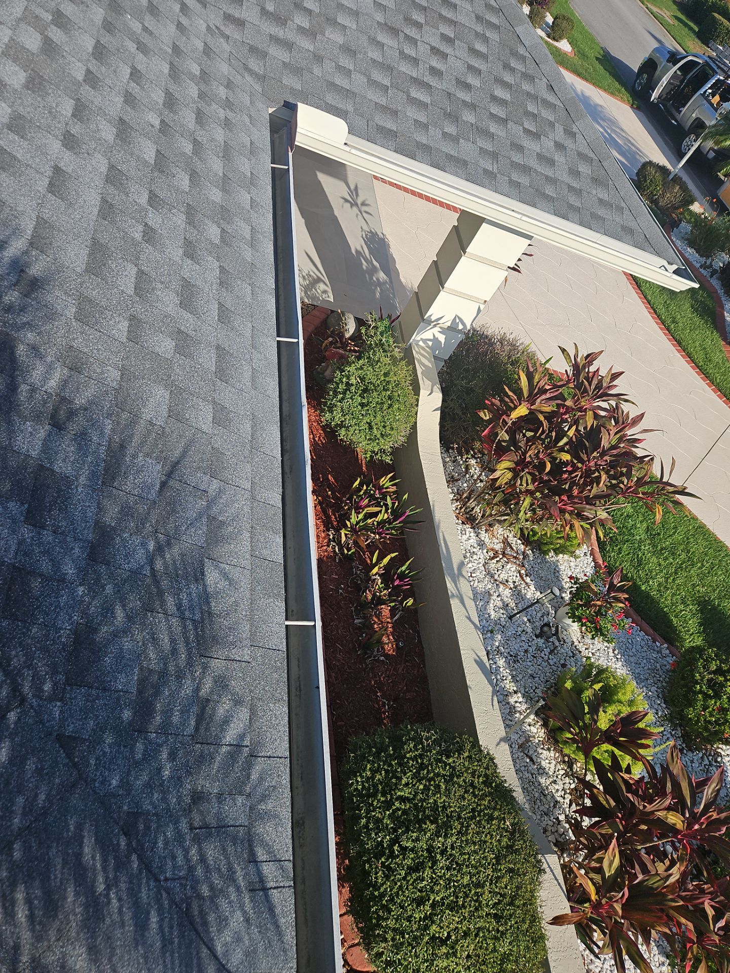 Replace gutter using seal gutters in Sarasota FL by Gutter Professors