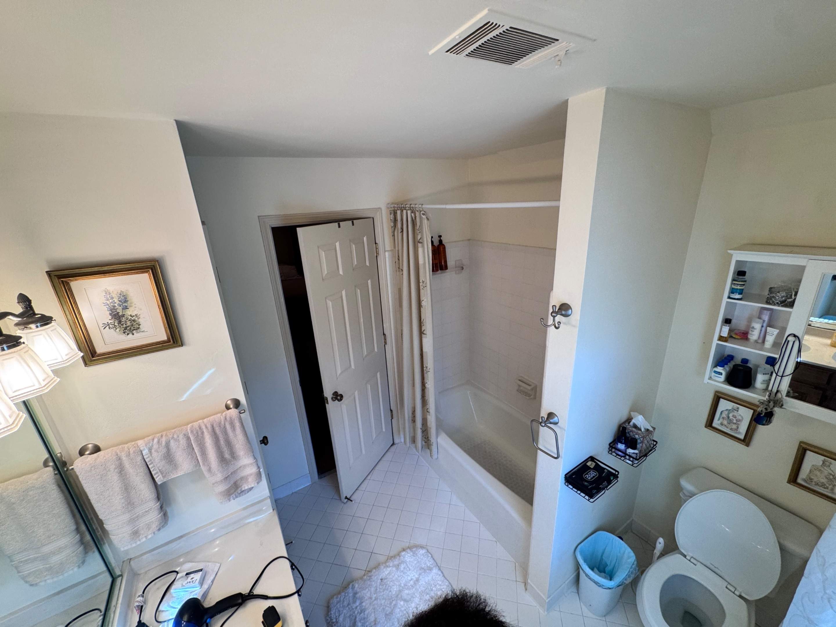 Guest bathroom renovation by Prudencio