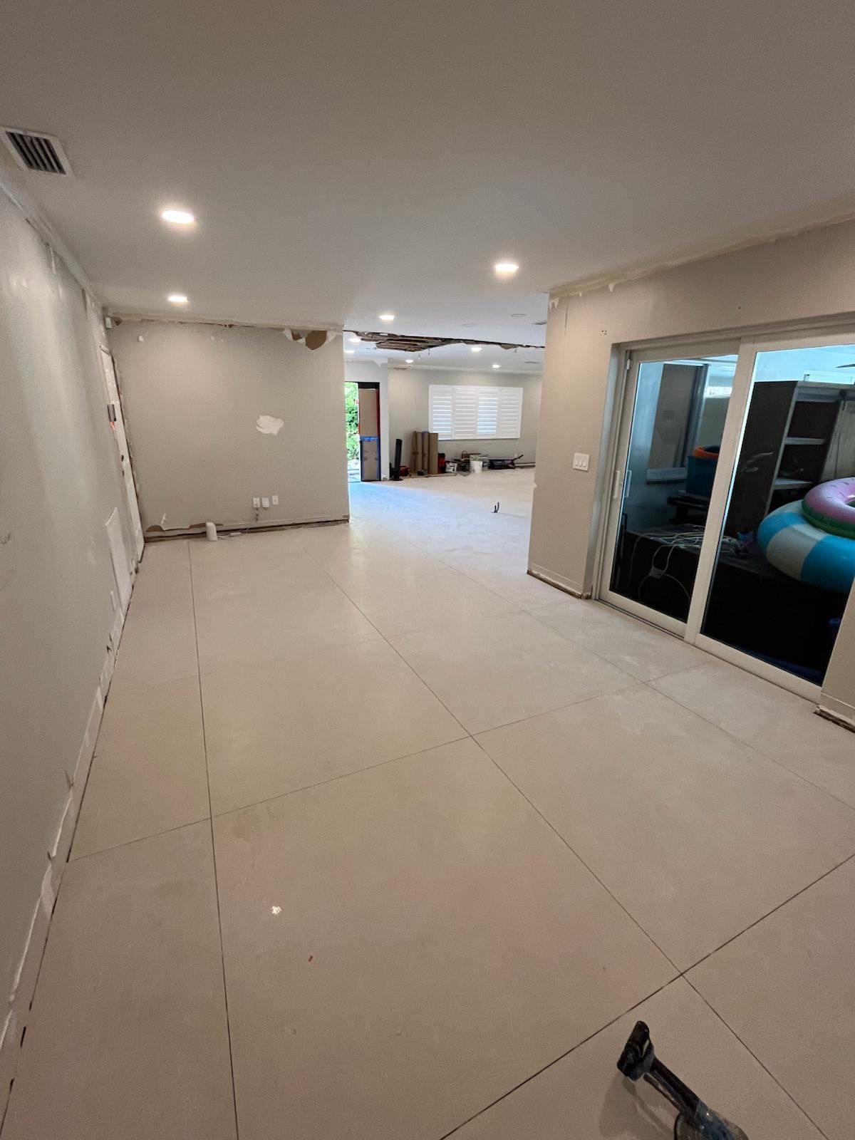 48x48 Flooring - East Boca Raton by Hevi Tile