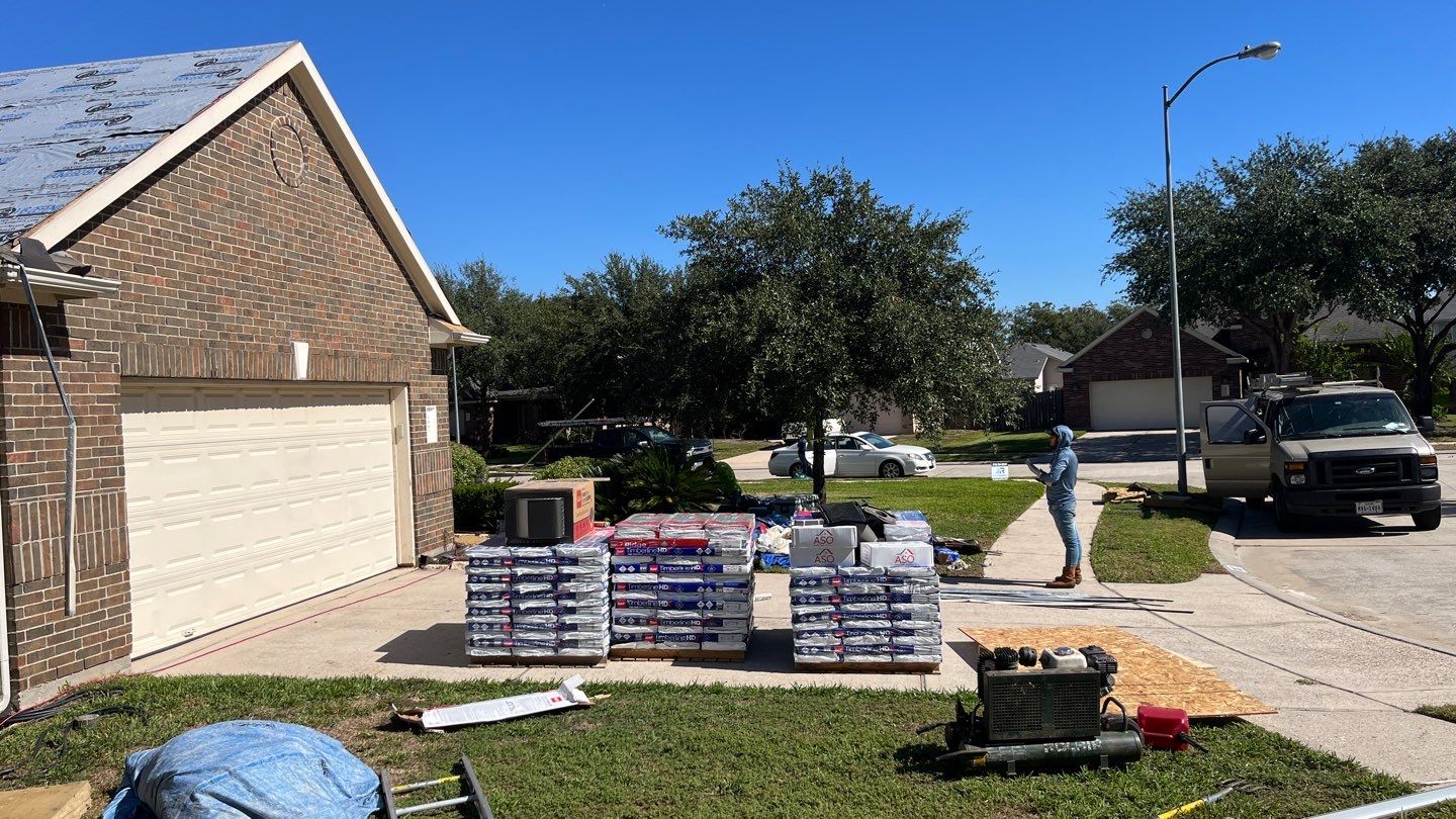GAF HDZ - Weathered Wood by Elite Roofing LLC