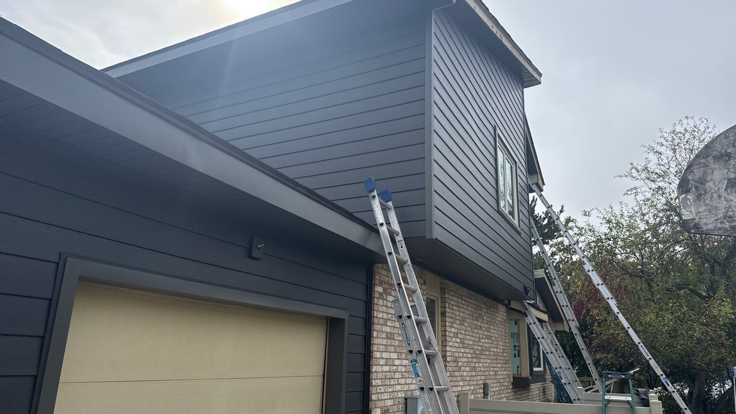 Siding Replacement using Alside S7 Cedar Mill Grain Cast Iron by 180 Contractors