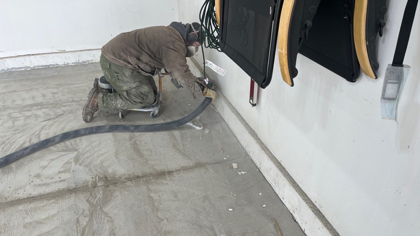 Garage using Silver Creek by Select Painting, Coatings & Garage Cabinets