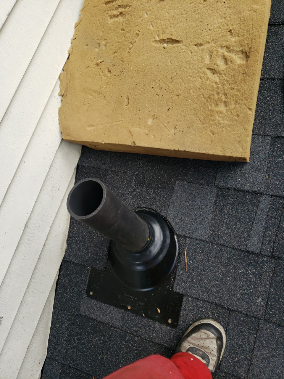 Brand: Atlas Pinnacle Color: Pristine Scotchgarde Black Drip: Black by Eagle Eye Roofing