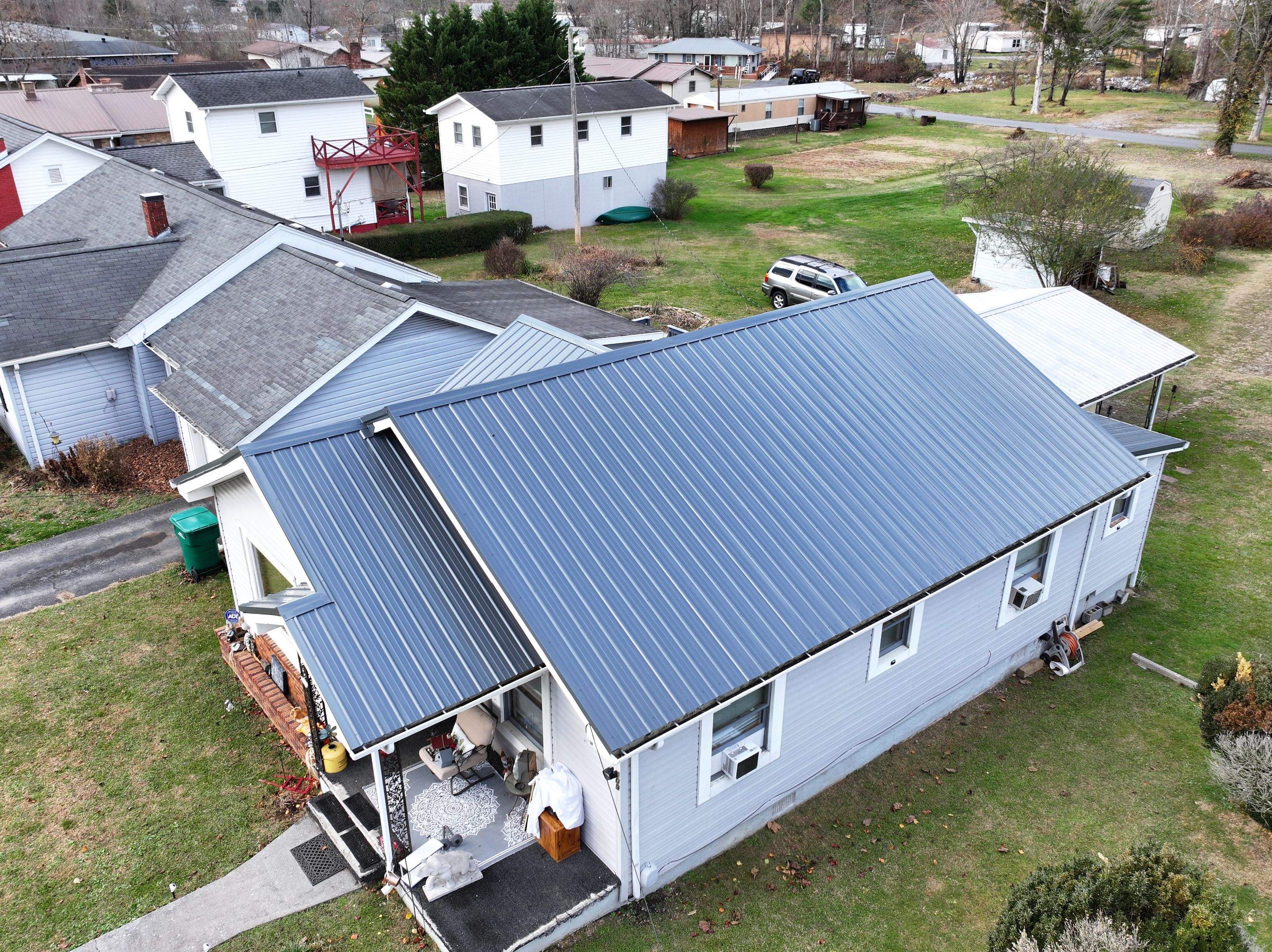 Smith Residence by Omnia Roofing