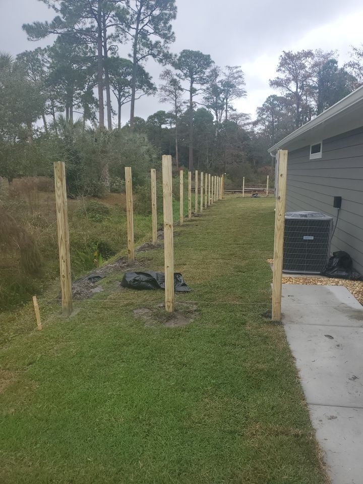 You can never go wrong with Horizontal by Hip Square Fence Inc.