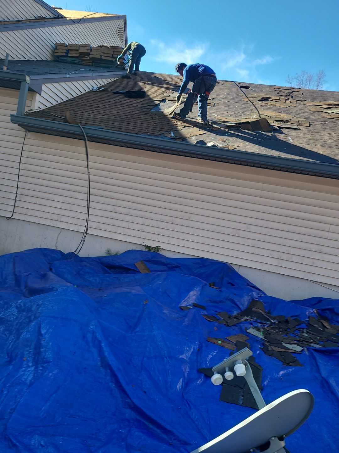 Springfield CertainTeed Landmark in Resawn Shake by RM Banning, Inc.