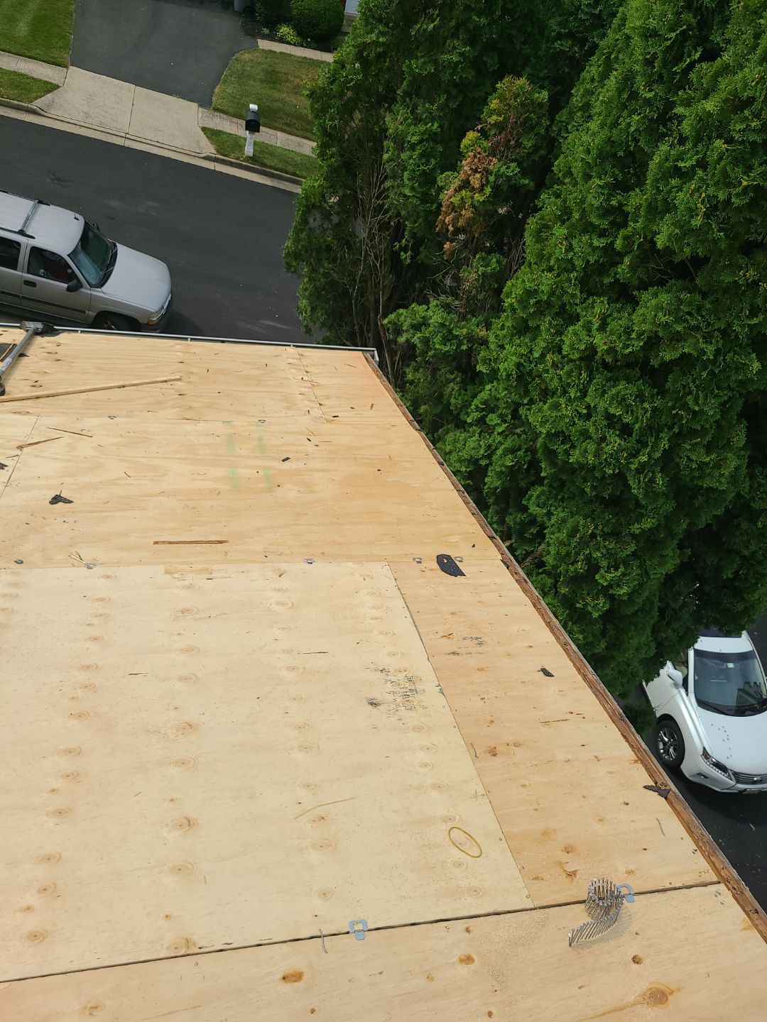 Falls Church: CertainTeed Landmark Pro Designer Shingles in Max Def Pewterwood by RM Banning, Inc.