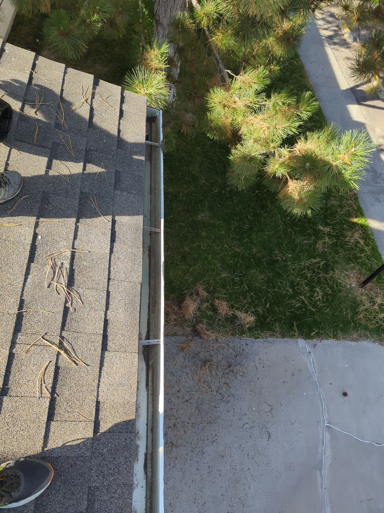 Commercial gutter cleaning Billings, MT after photo with clean gutters