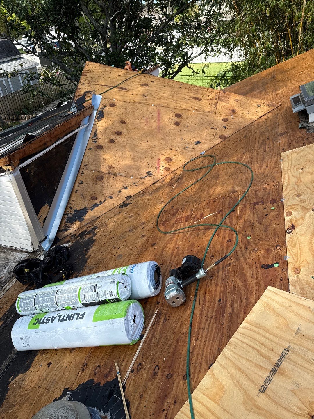 Project in Largo 33773 by Mitchell Roofing Company LLC 