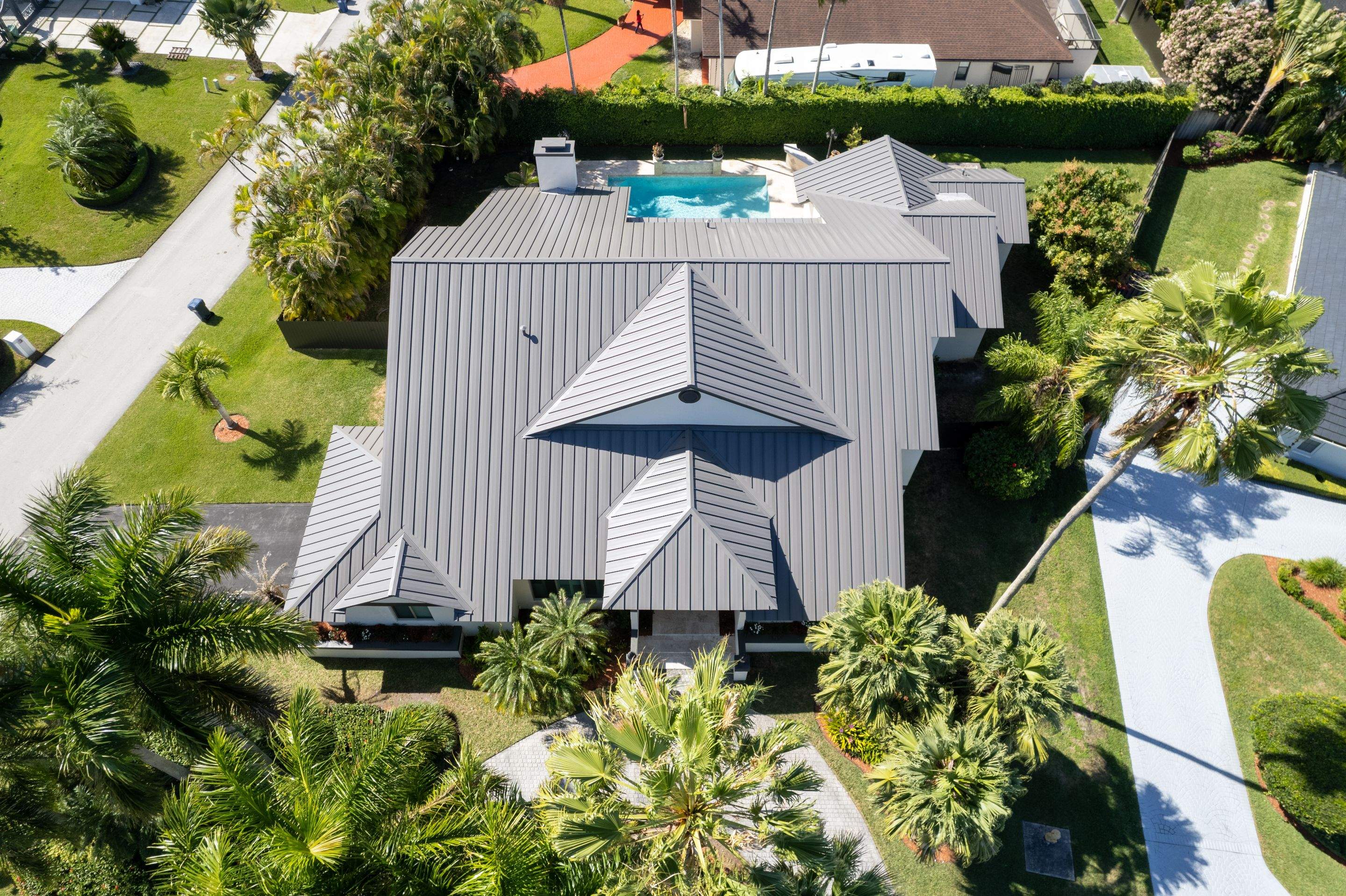 Metal Roof - Galvalume - Charcoal by Istueta Roofing