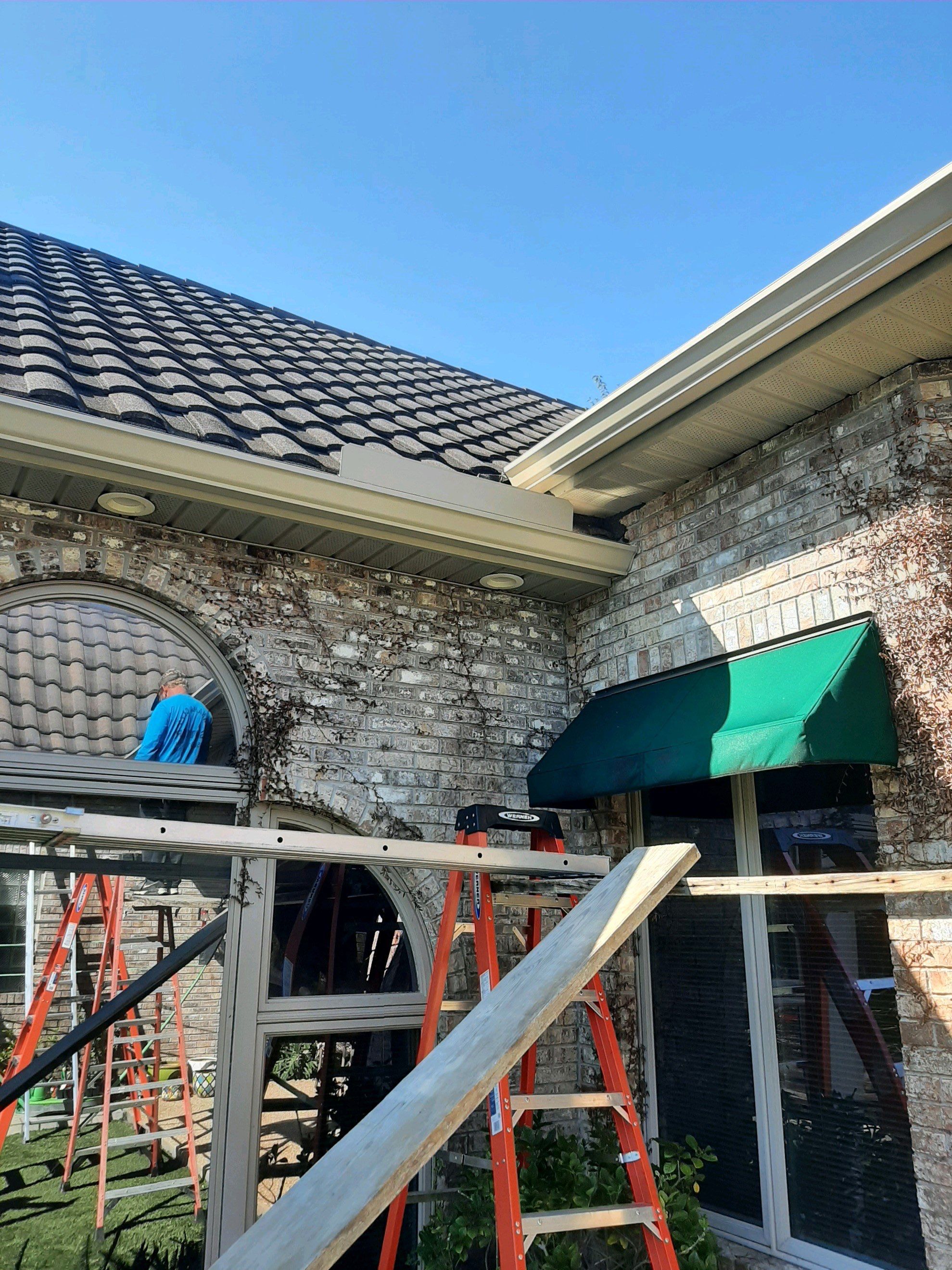 Seamless Gutter Installation with Wicker Color K-Style Gutters and LeafBlaster Pro Mesh Gutter Guards by Gutter Professors