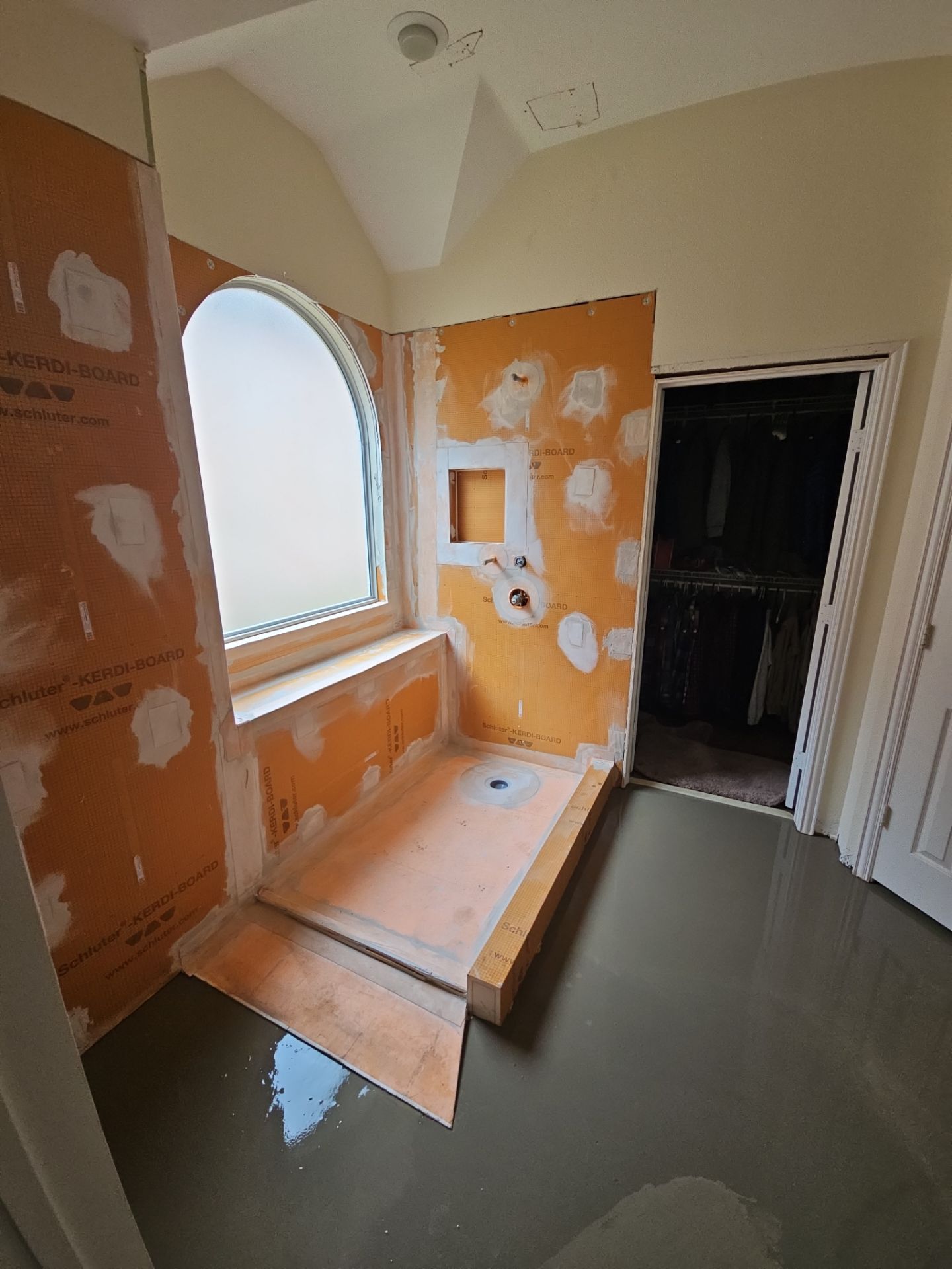 Zero Entry Shower by SLM General Contractors & Roofing