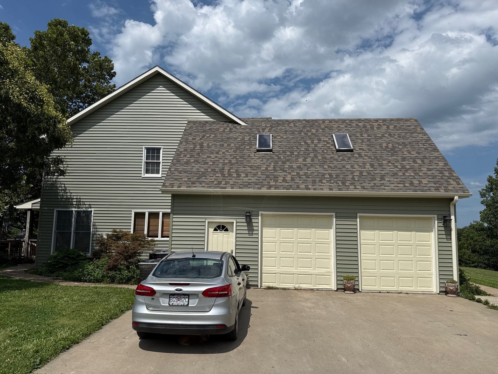 Comprehensive Residential Roof and Siding Replacement in Smithville Missouri by EEC Windows, Siding & Roofing