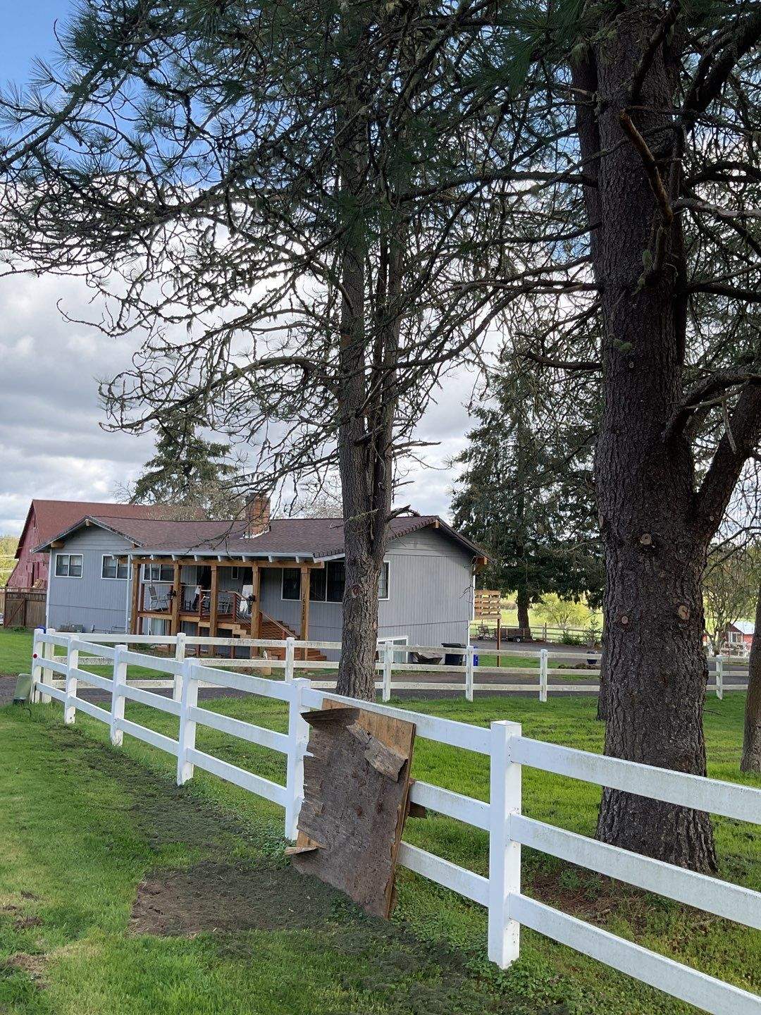 Vinyl Fence Wash using Surfactant by Willamette Outdoor Wash LLC