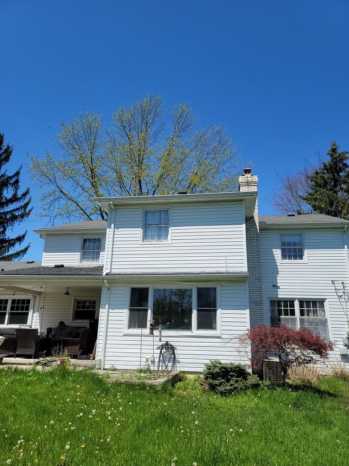 ATLAS PINNACLE COLOR: SUMMER STORM DRIP EDGE: WHITE by Eagle Eye Roofing