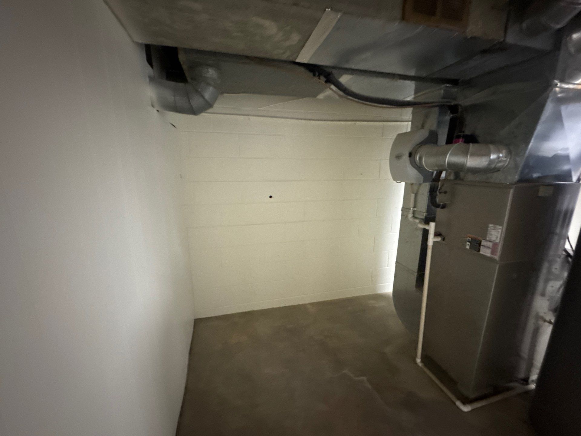 Full Interior Repaint to put the house up for sale by Midwest Paint LLC