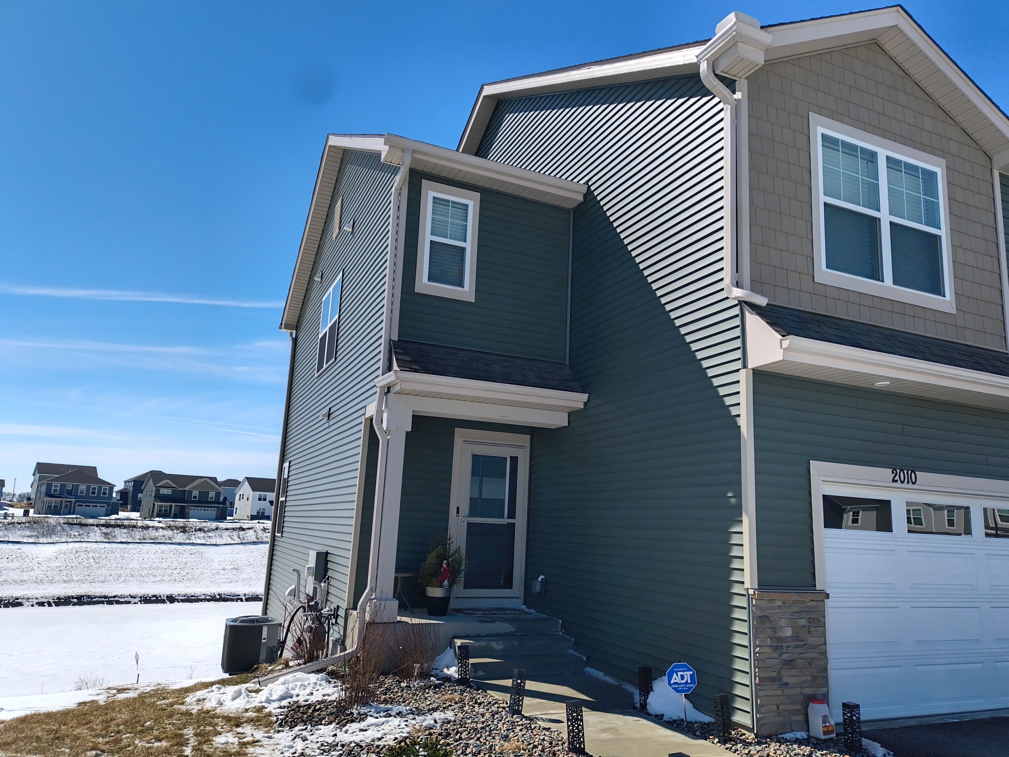 Seamless Gutter and Screen Installation for Shakopee Townhome by Next Level Seamless Gutters / Exteriors Inc.
