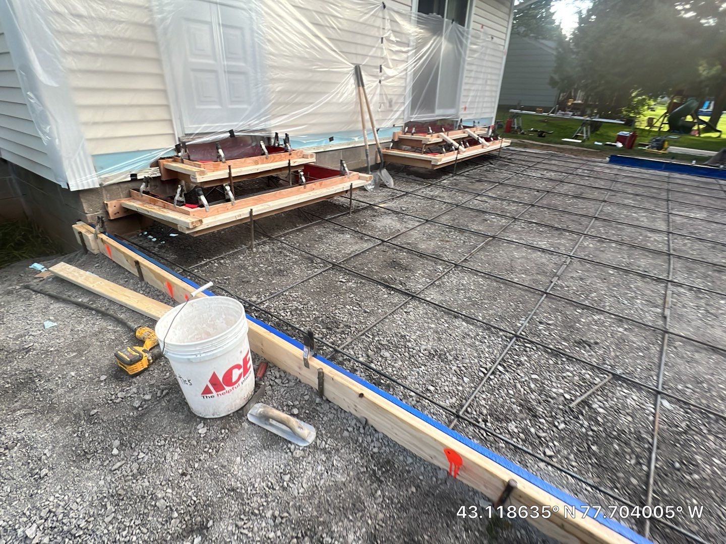 Bluestone textured stamped concrete patio by NG Masonry & Construction LLC