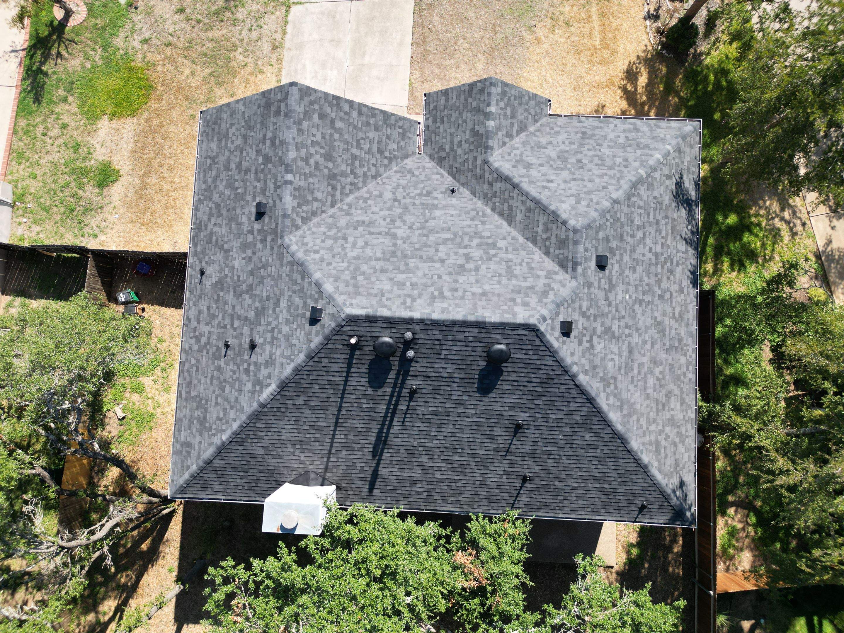 Midnight Black - Malarkey Vista by RoofsOnly.com