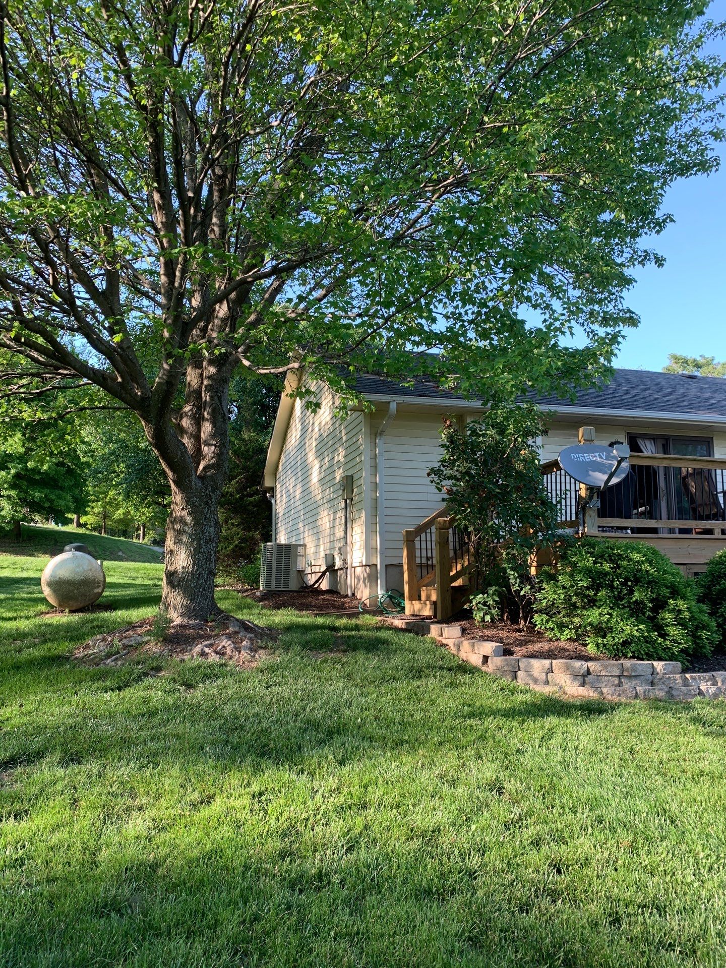 New Craneboard Siding on this Platte City, Mo home  by EEC  Windows, Siding & Roofing 