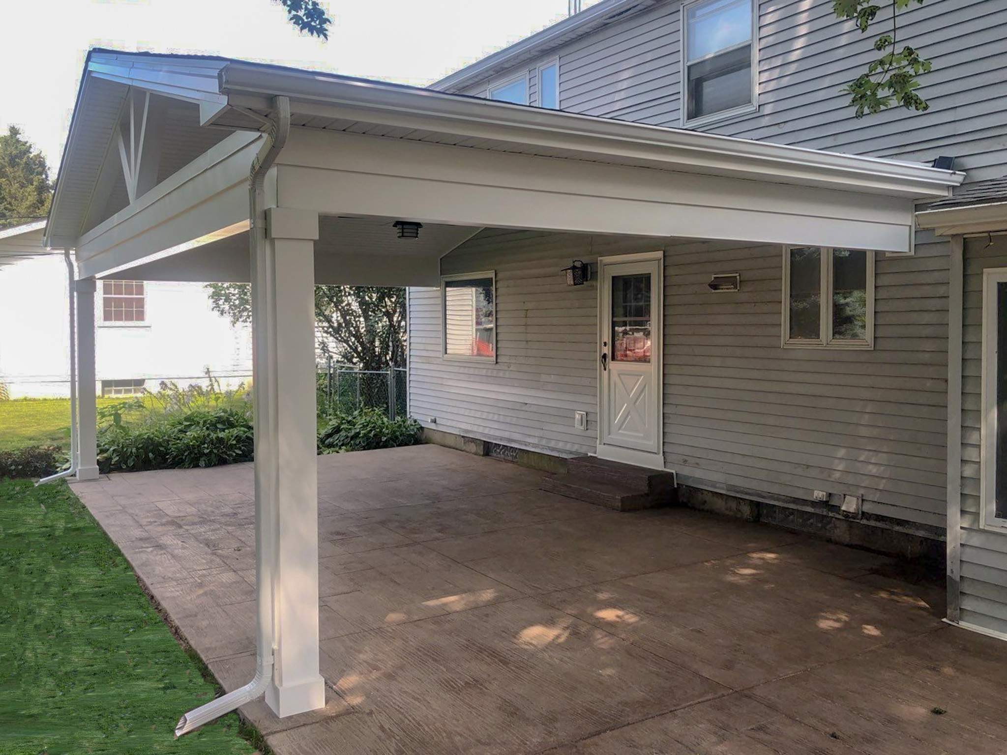 Outdoor Living- Addition by Ivy Lea Construction