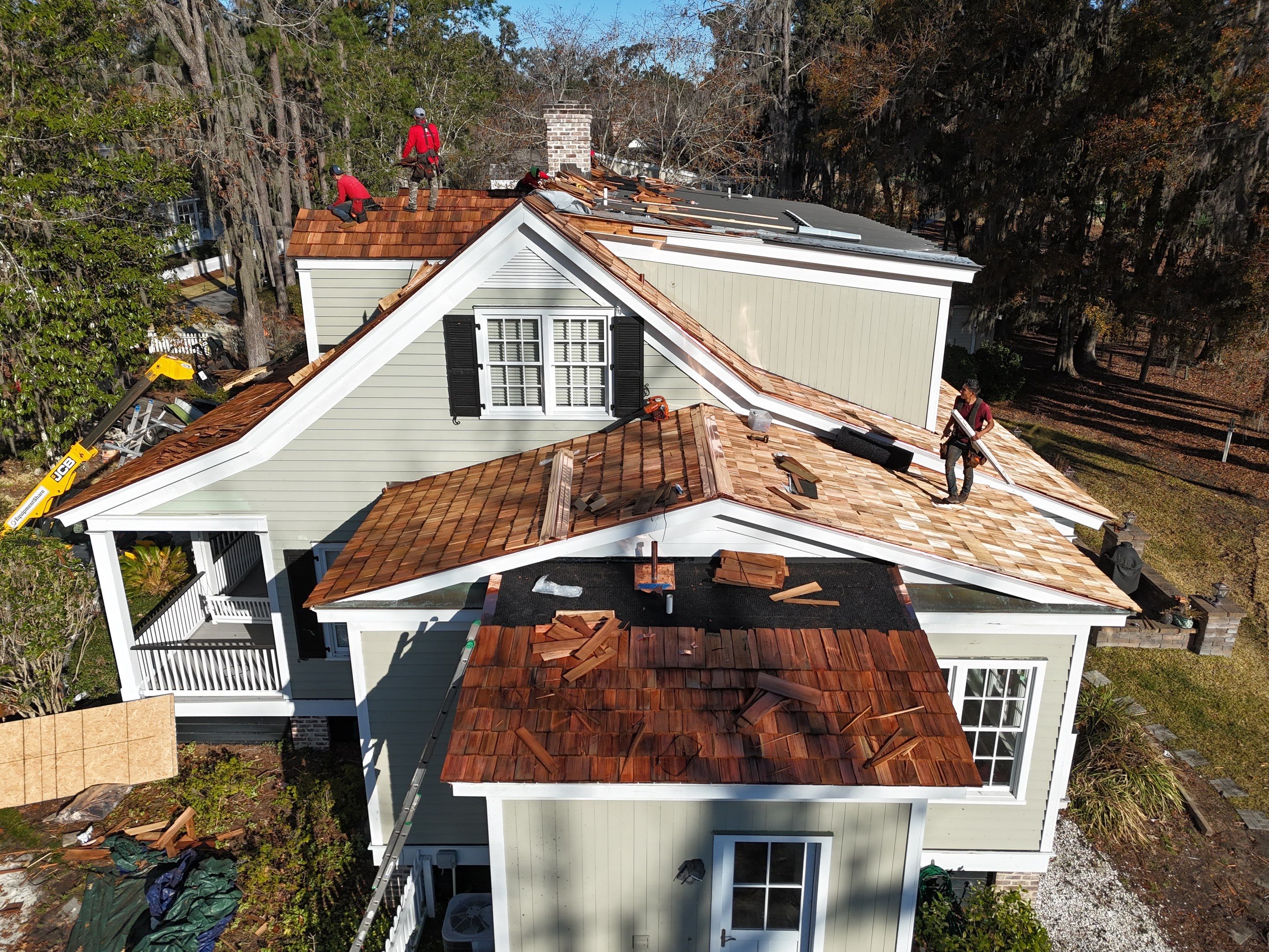 A Ford Plantation Classic by A Good Roofer Near Me 