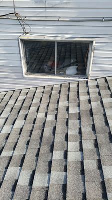 ATLAS PINNACLE COLOR: COASTAL GRANITE DRIP EDGE: WHITE