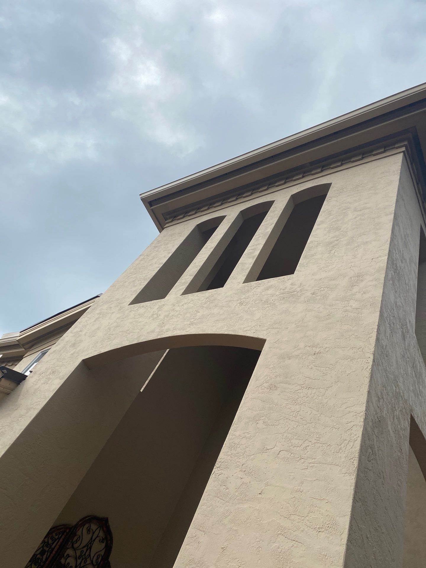 Seamless Gutters in Sarasota FL by Gutter Professors