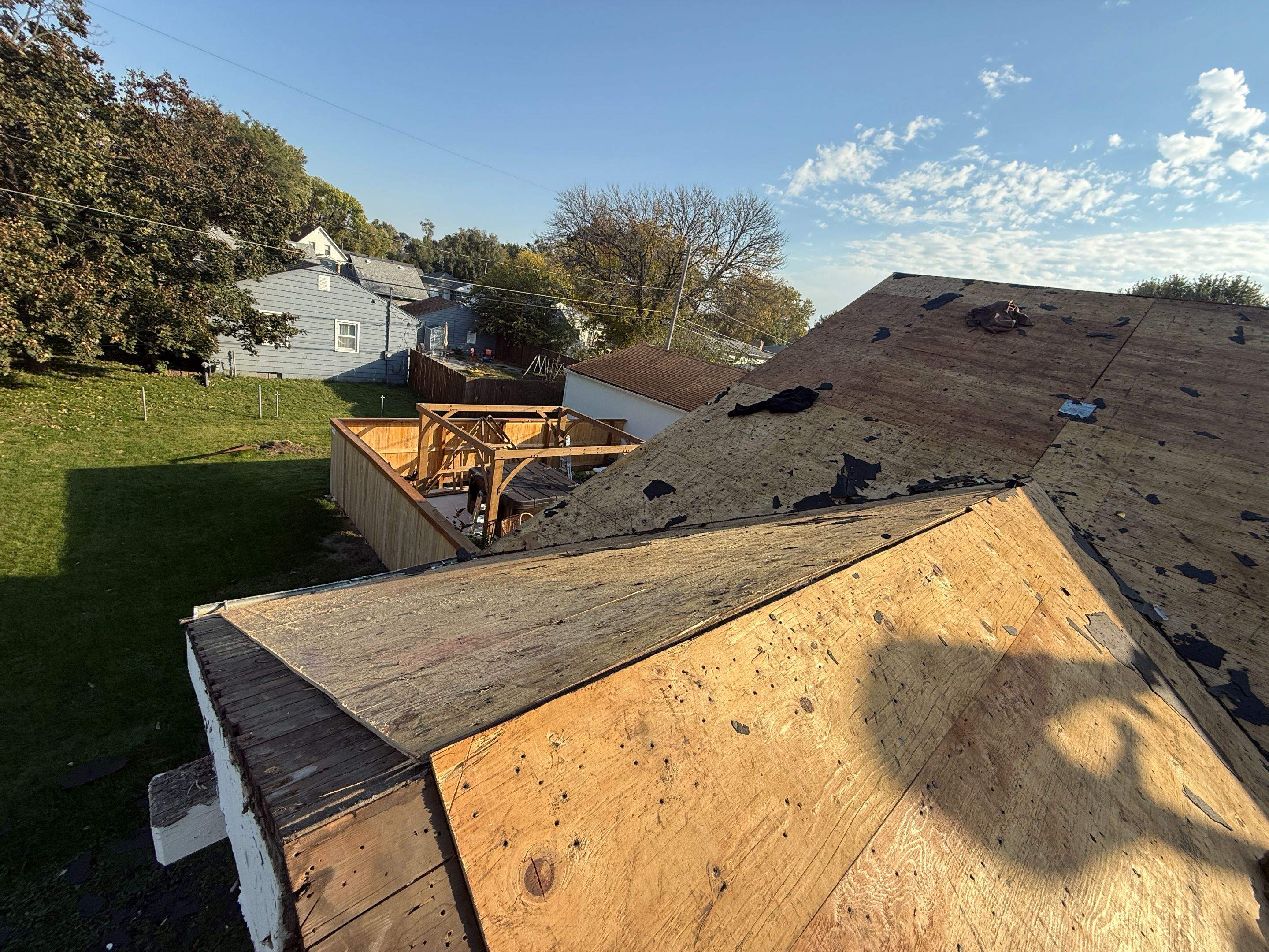 Full Residential Roof Replacement and Detached Garage Roofing in Council Bluffs by Star Home