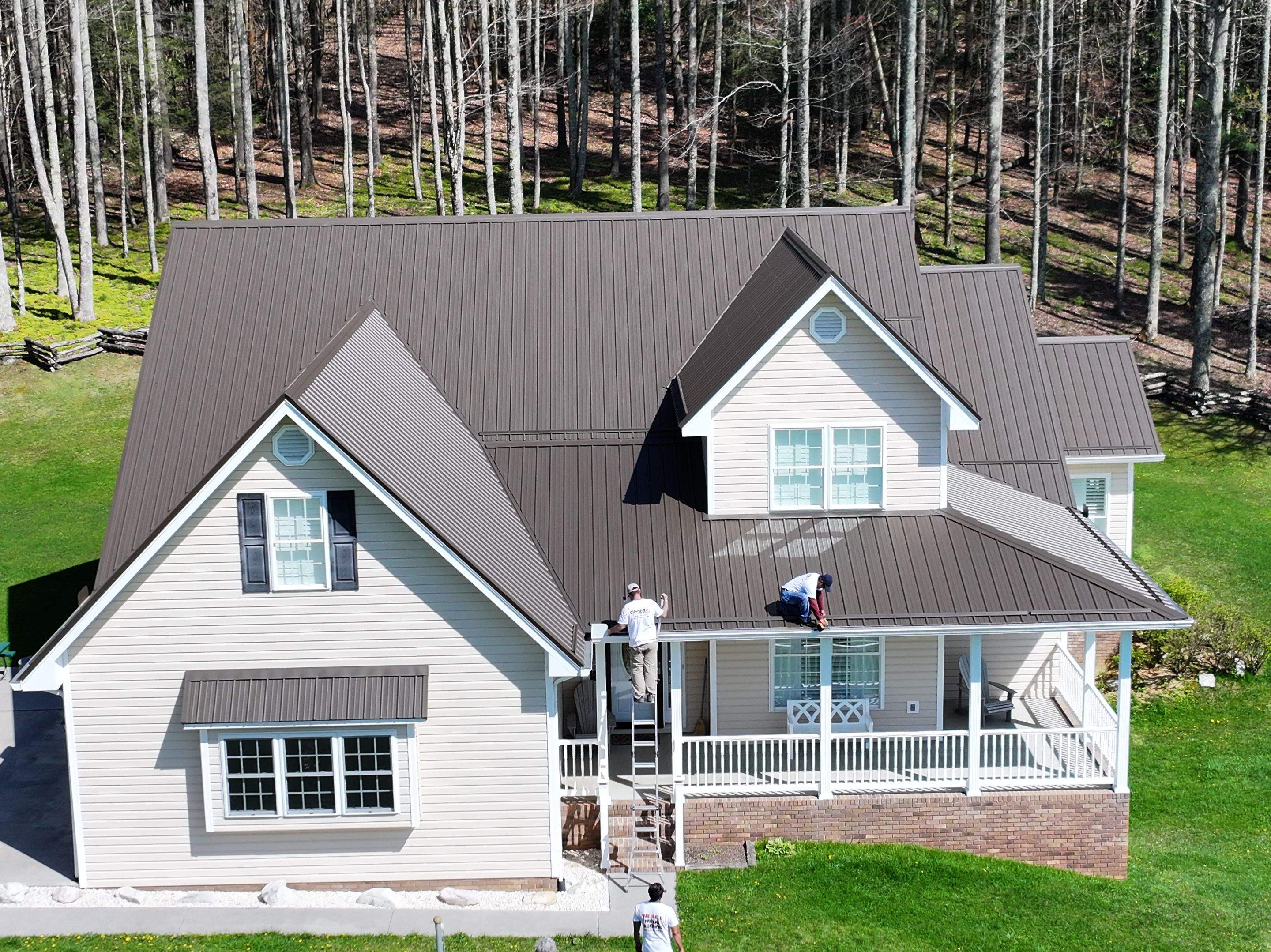 Sludder Residence  by Omnia Roofing