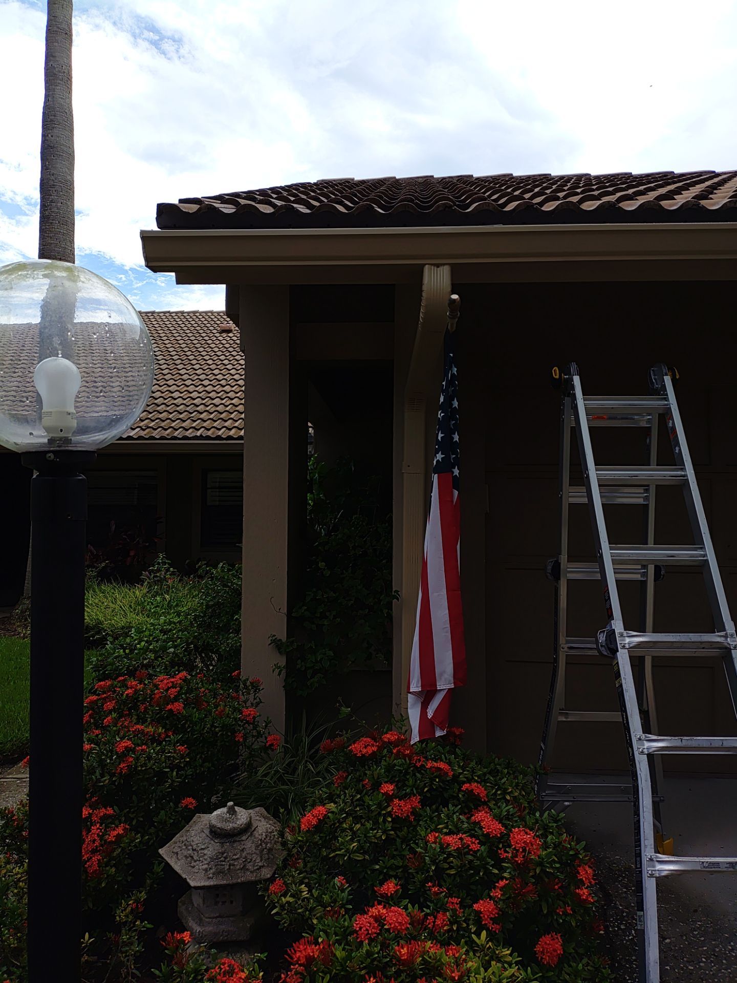 Replace gutter using Gutter Guards, Seamless Gutters, New Downspouts in Palm Harbor FL by Gutter Professors