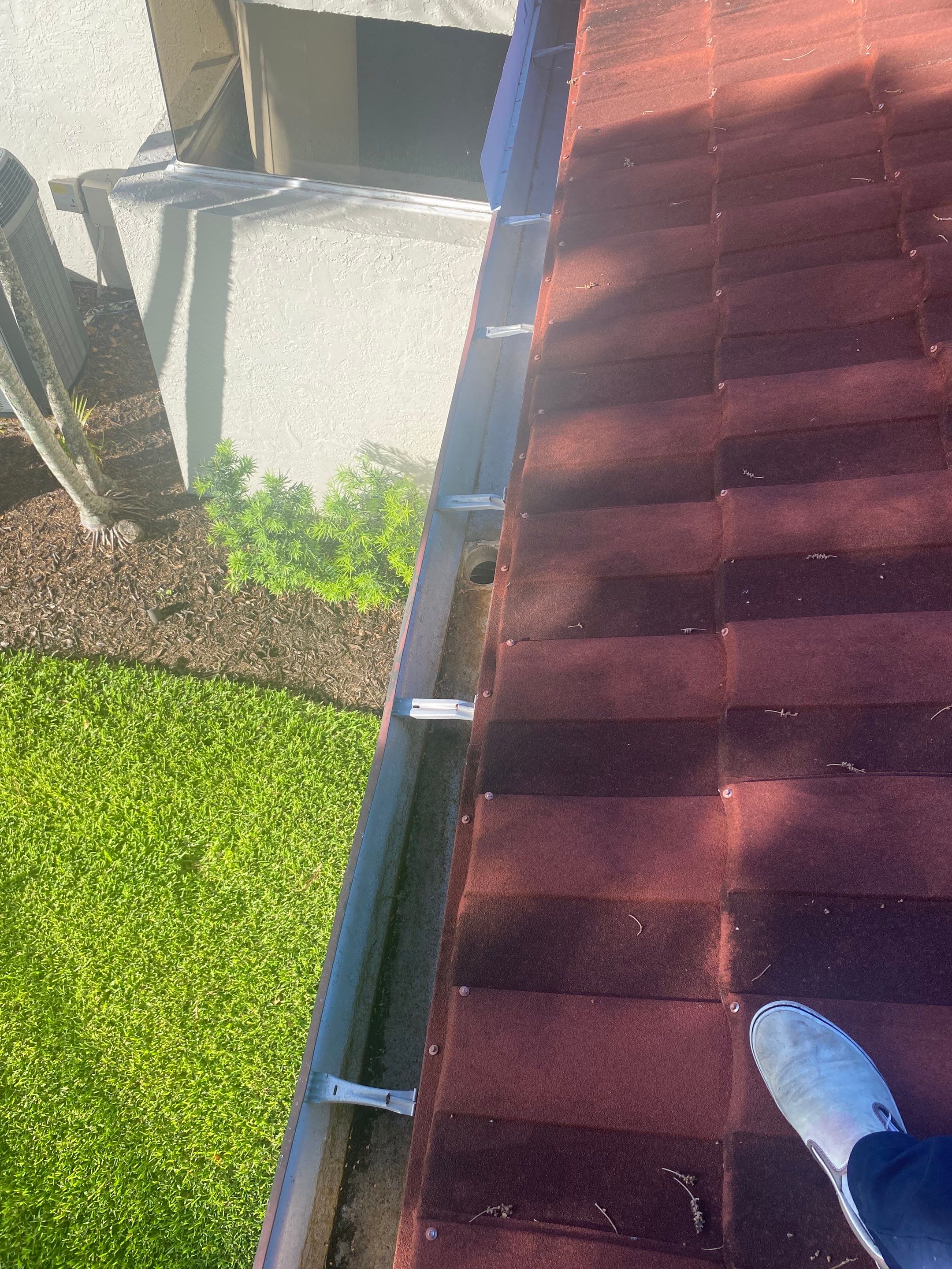 Seamless Aluminum Gutters in Fort Myers FL by Gutter Professors