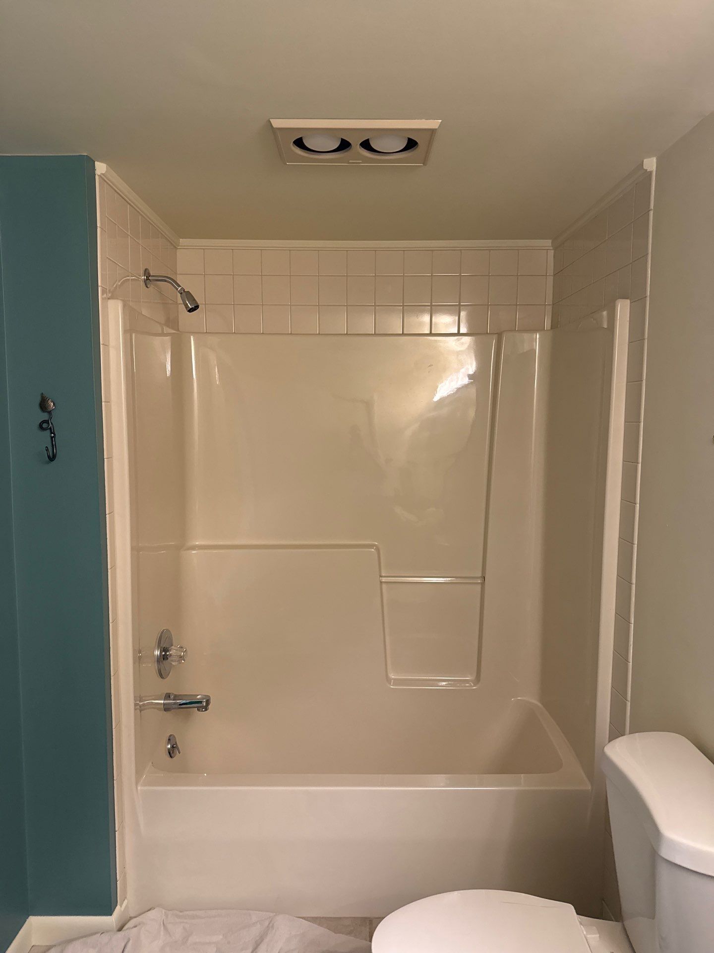 Walk-In Tub Installation with Marbled Surrounds in Leland by Rainbow Seamless Systems