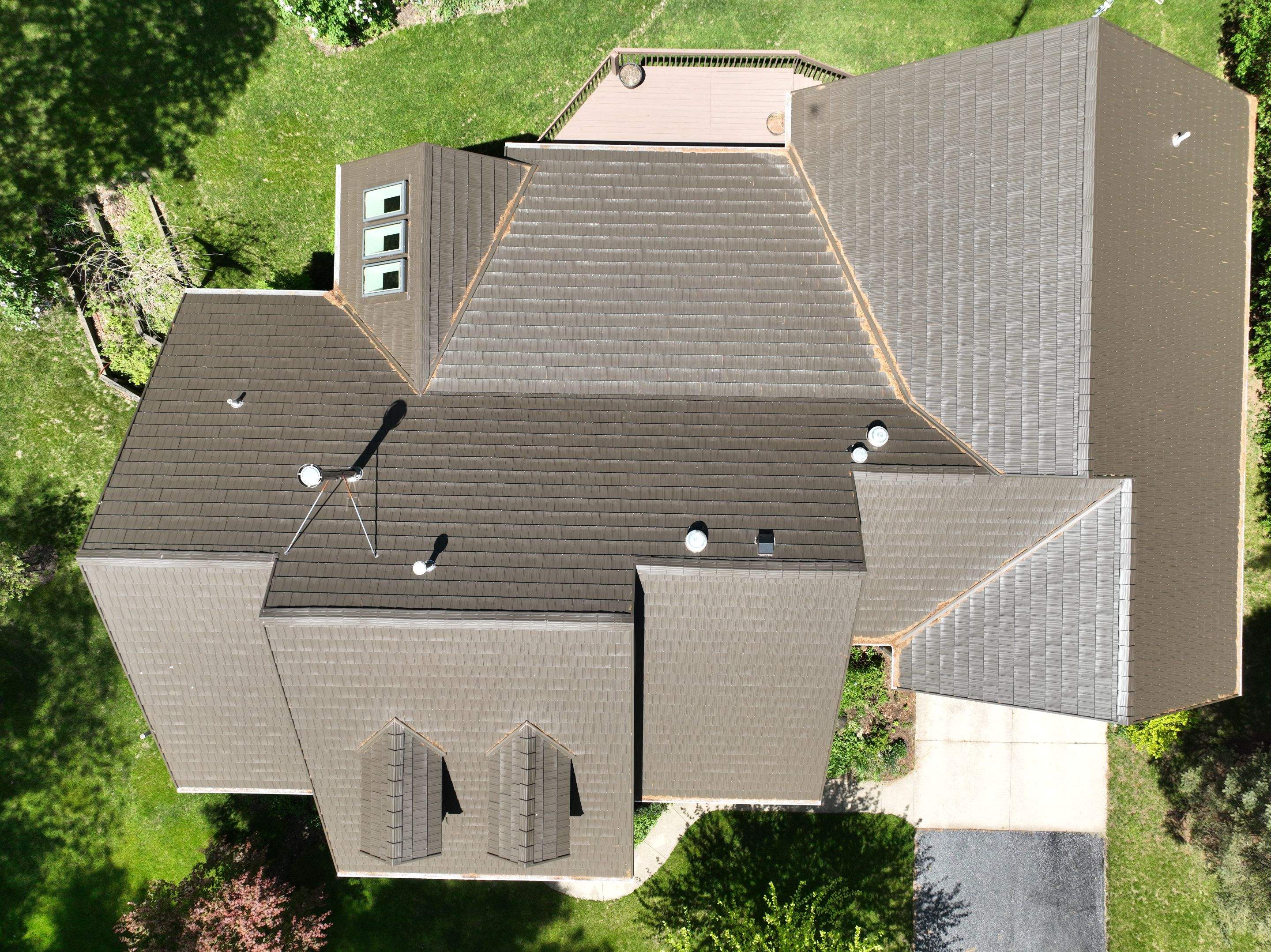 Residential Roofing Installation using Vic West Cedar Creek Shake by 4Ever Metal Roofing
