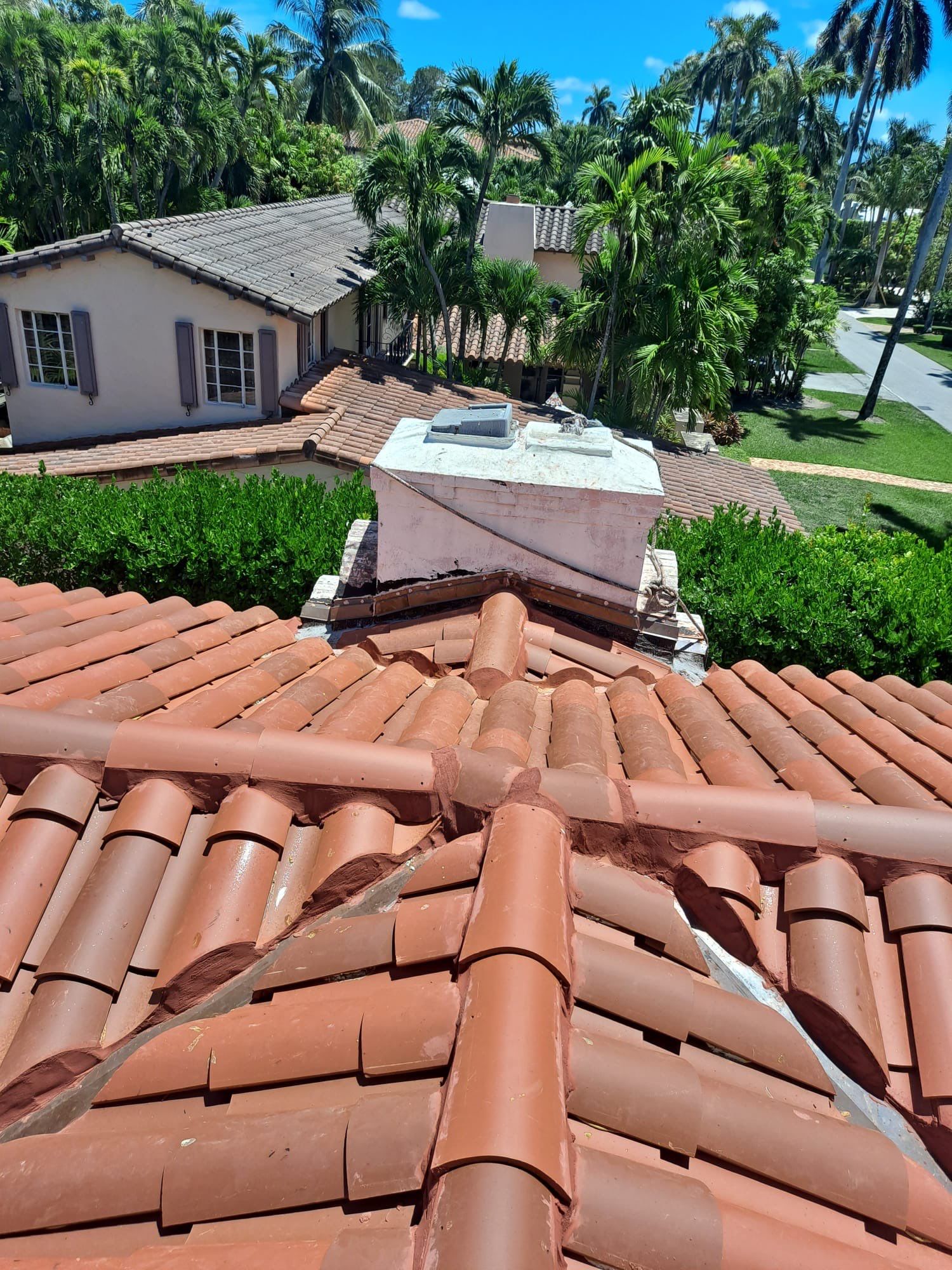 Verea Barrel - Red and Ohio Red Color by Istueta Roofing