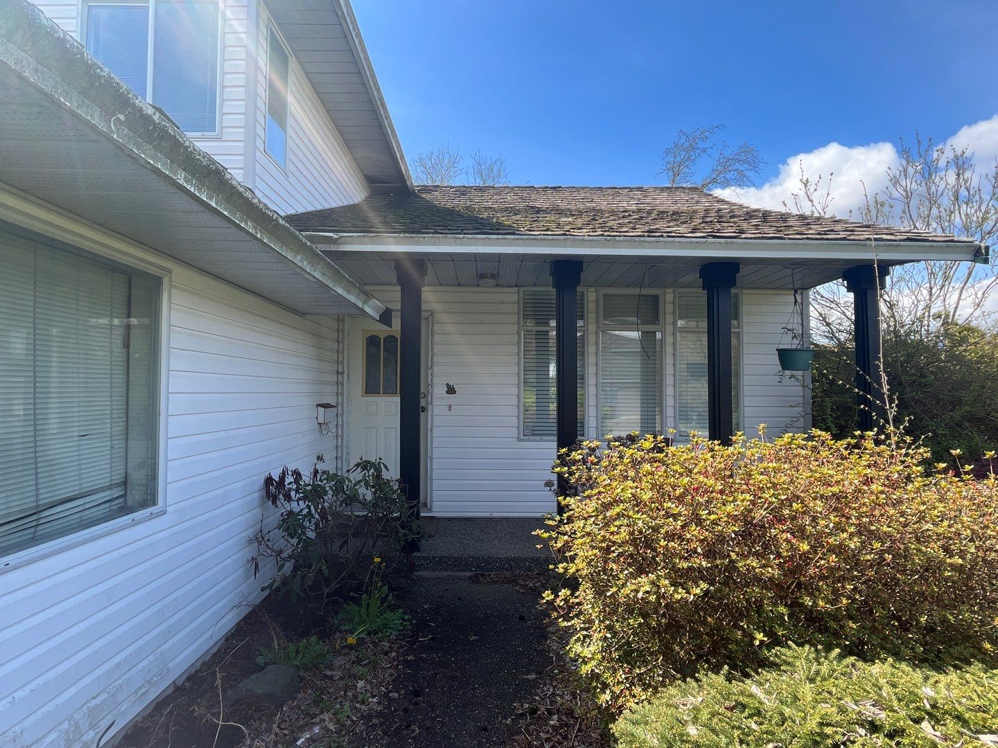 Residential Cedar ReRoofing Installation using OC Oakridge shingles by Top Notch Roofing Inc
