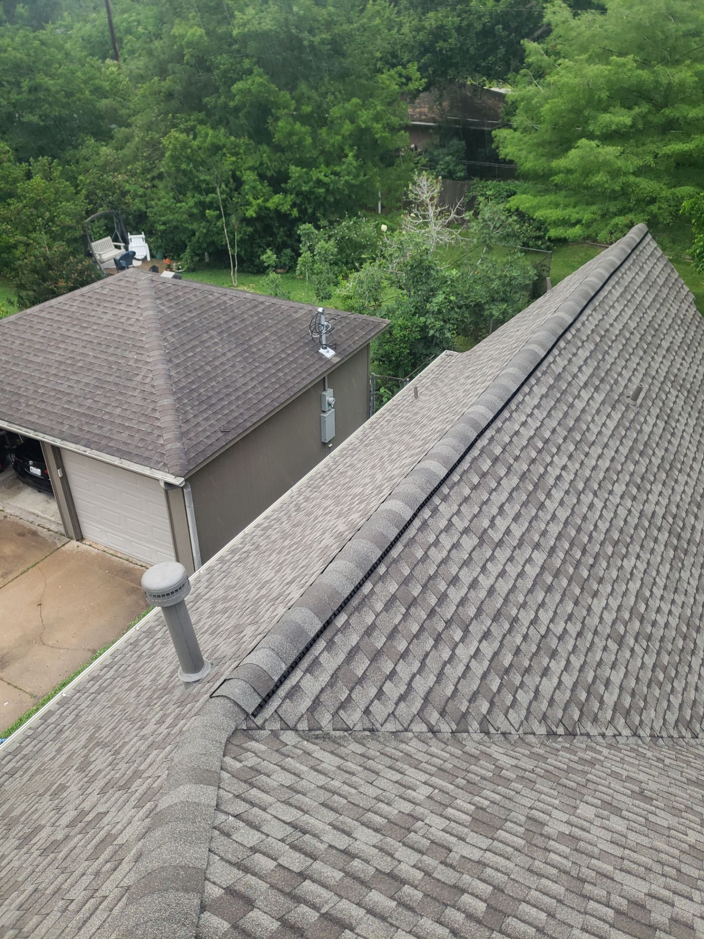 GAF UHDZ - Weathered Wood by Elite Roofing LLC