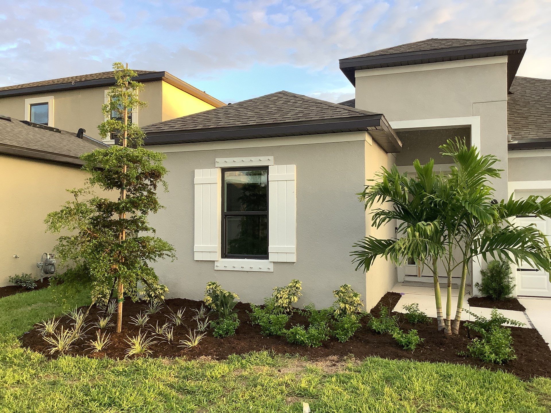 Musket Brown Seamless Gutters using Musket Brown Seamless Gutters in Nokomis FL by Gutter Professors