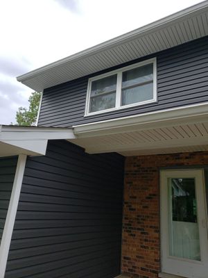 seamless aluminum gutter install in Woodstock, IL (After)